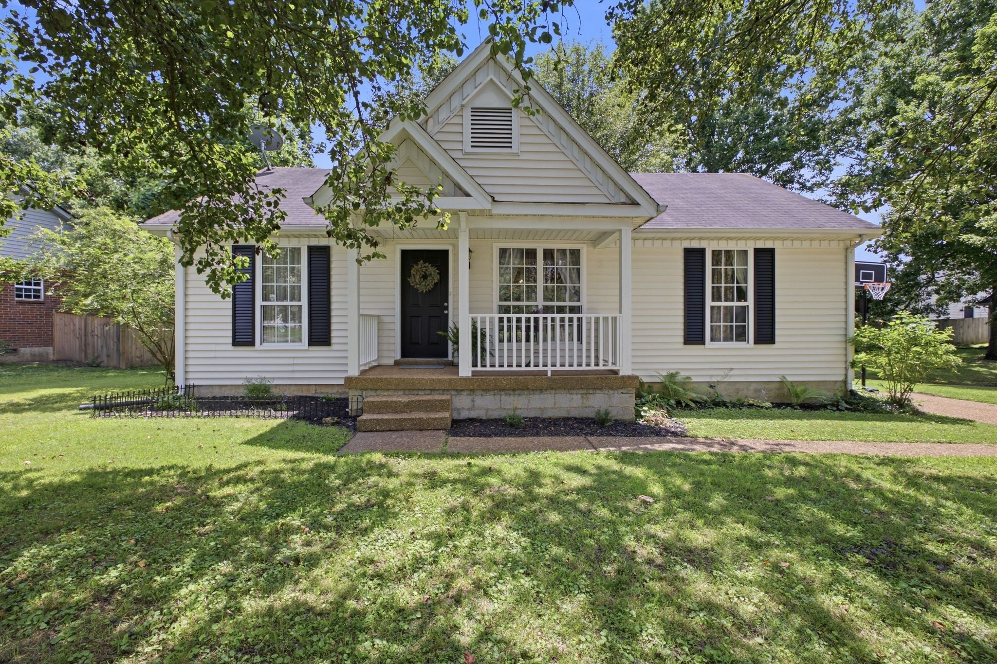 712 Windsor Trace — photo