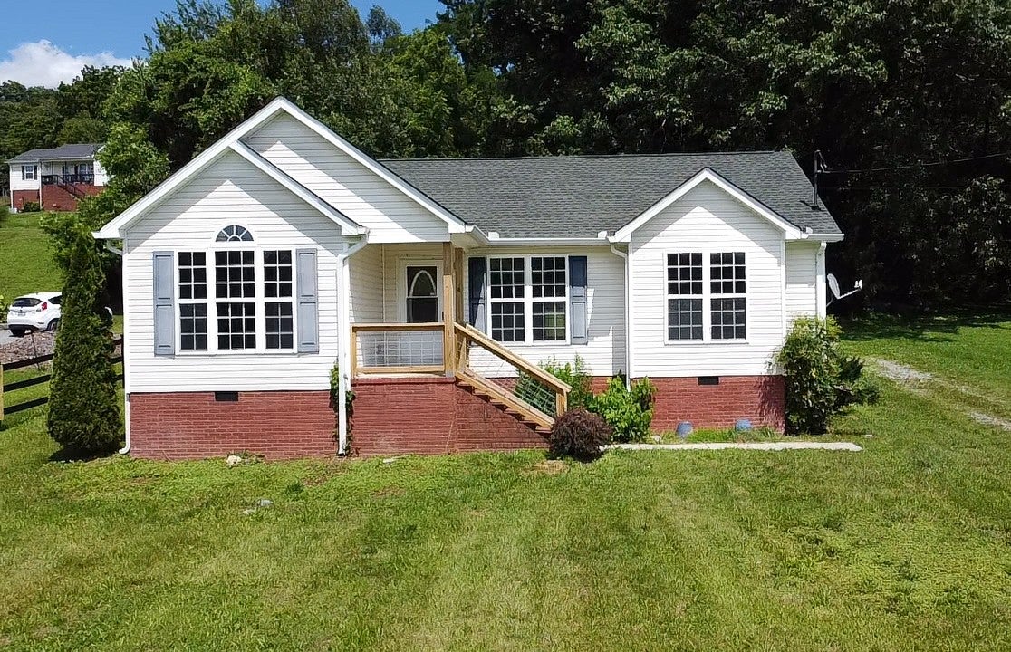 108 Sims Ave — photo