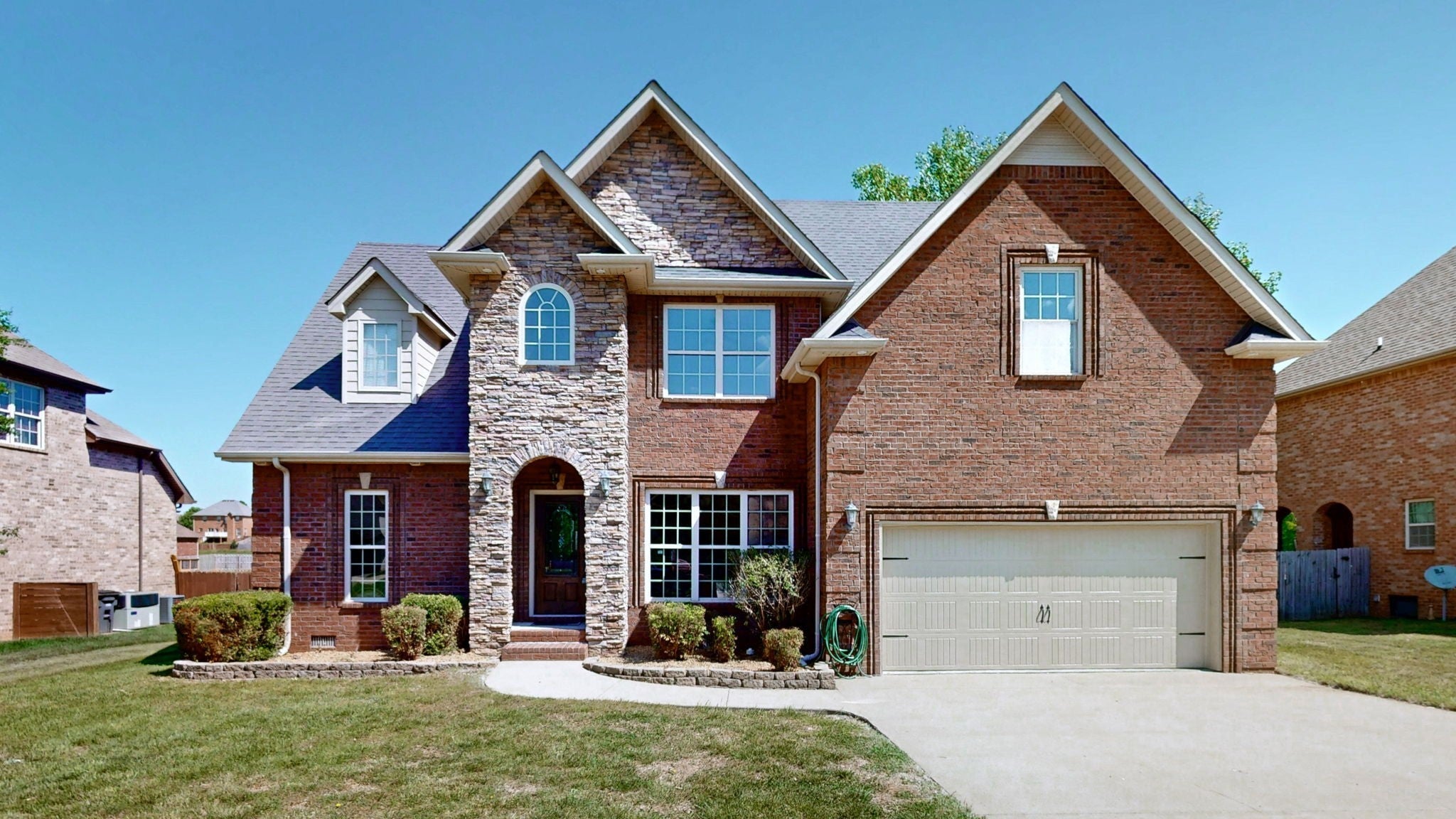 309 Retriever Ct — photo