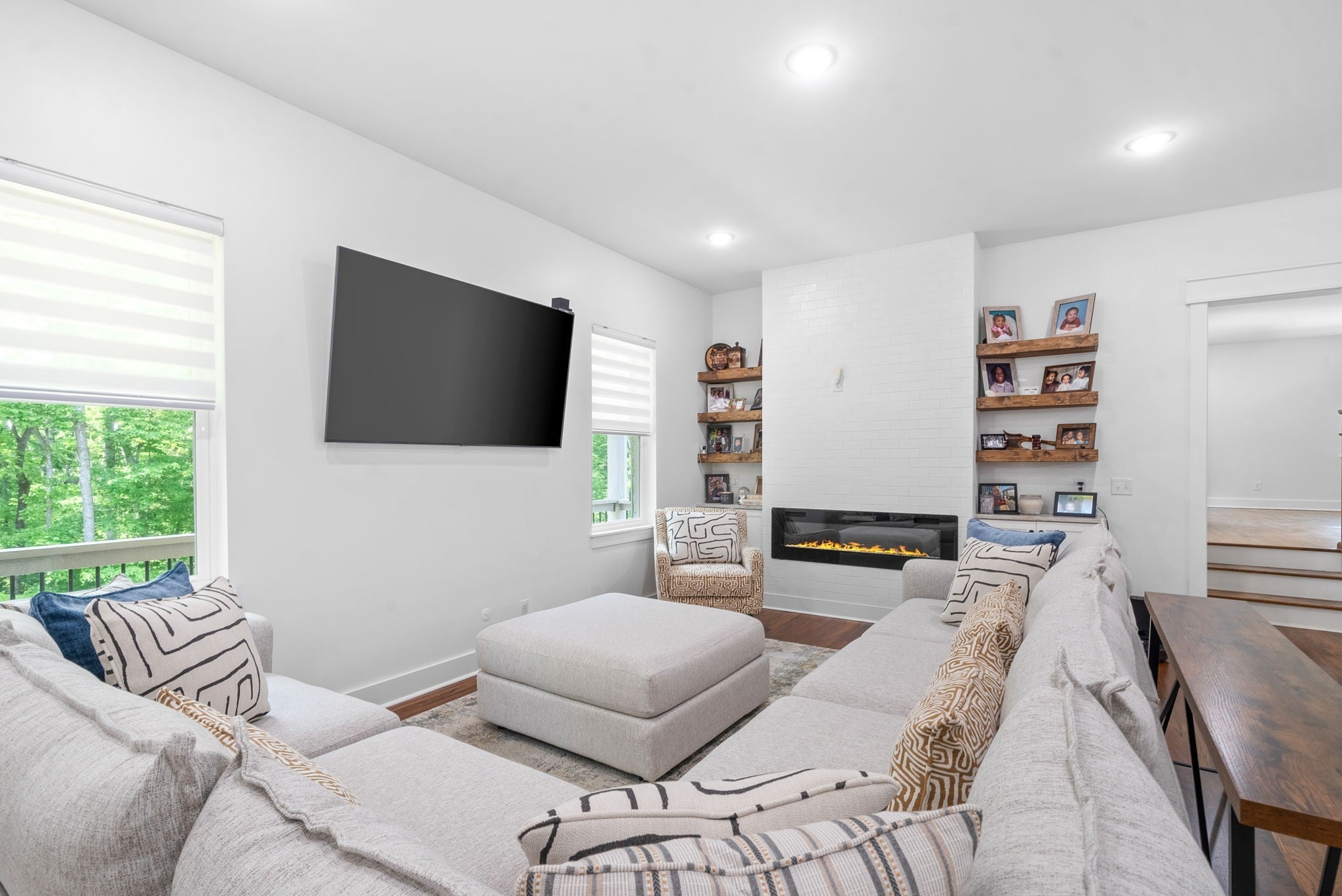 514 Doy Rd E — photo