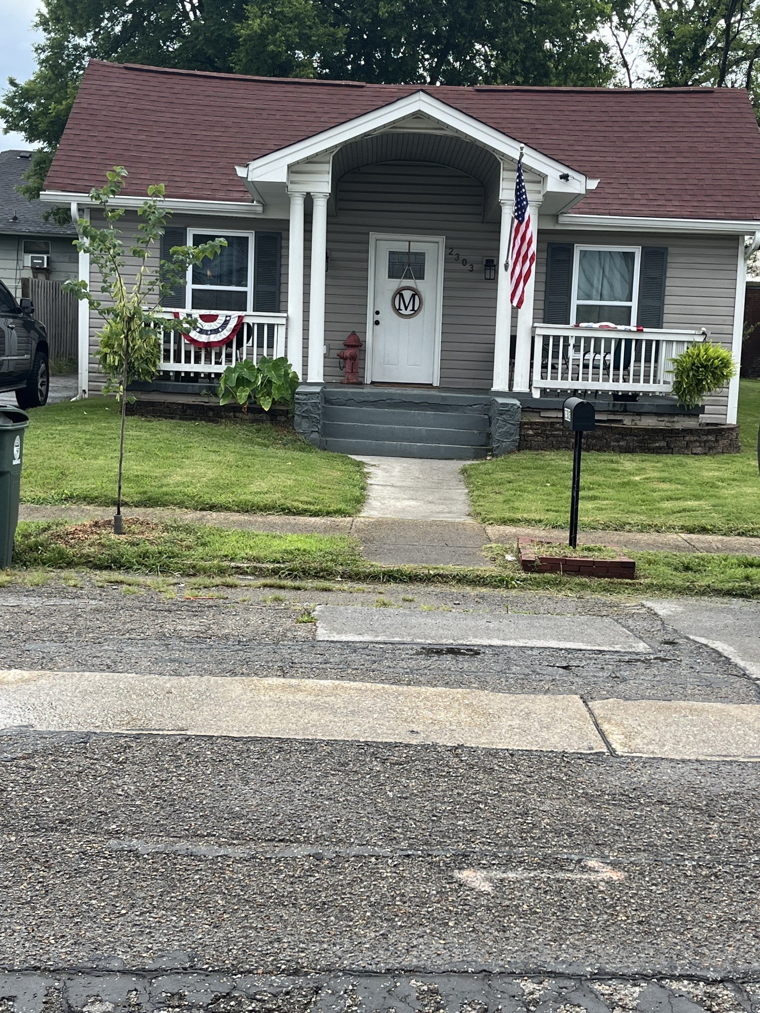 2303 Duncan Ave — photo