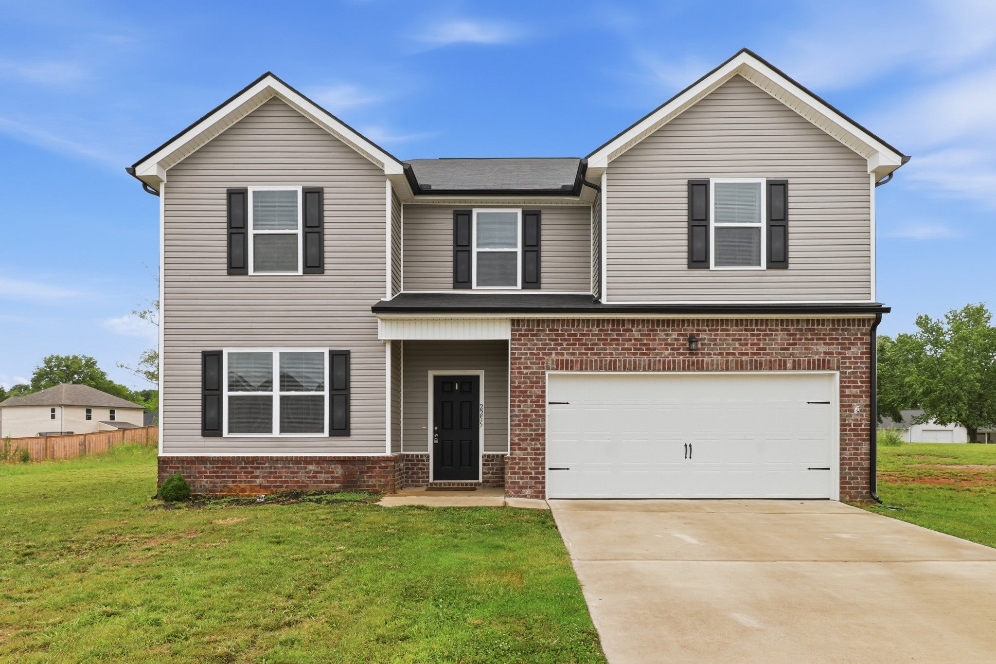 2255 Viking Ct — photo