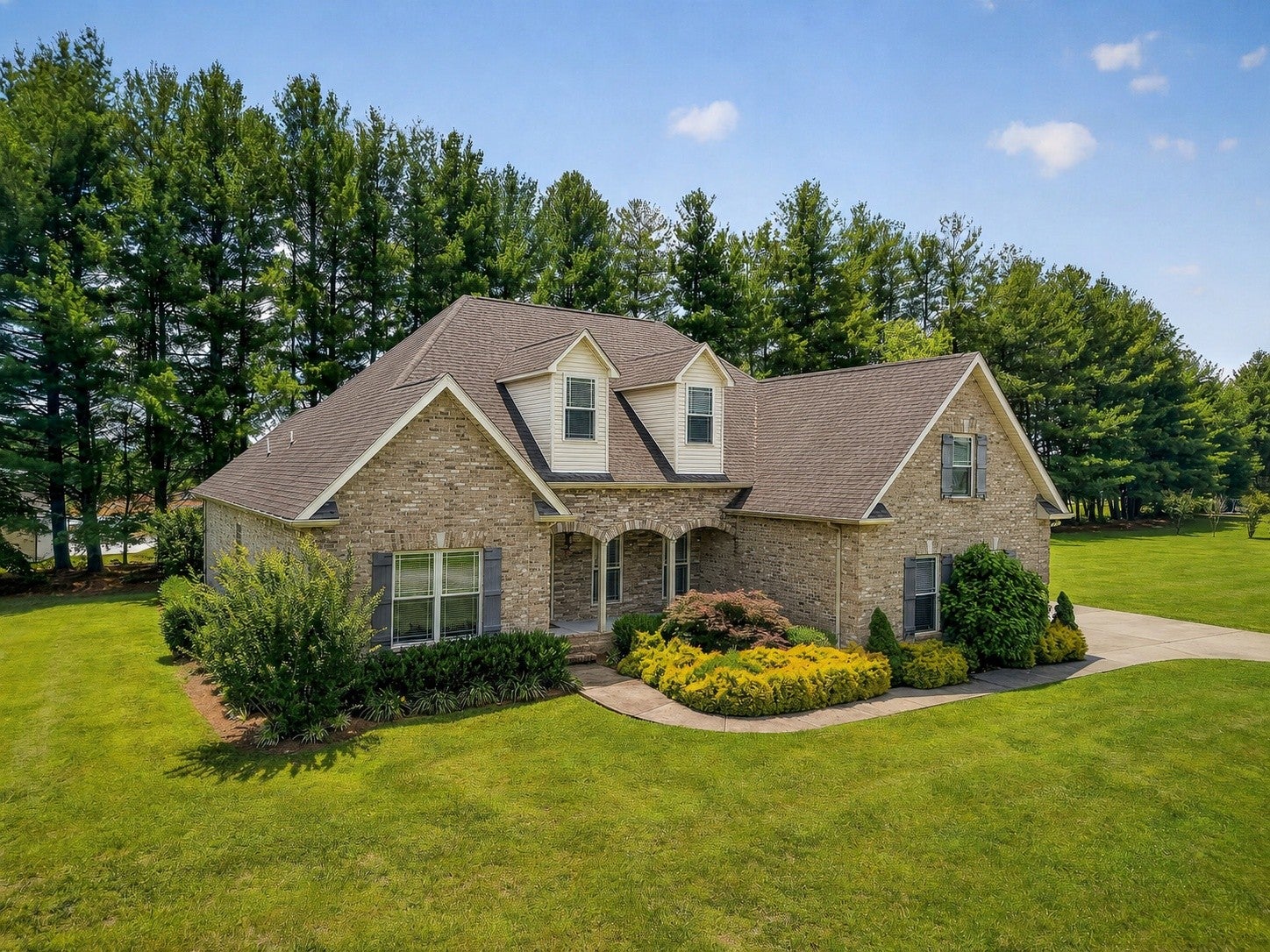 139 Chestnut Oak Ave — photo