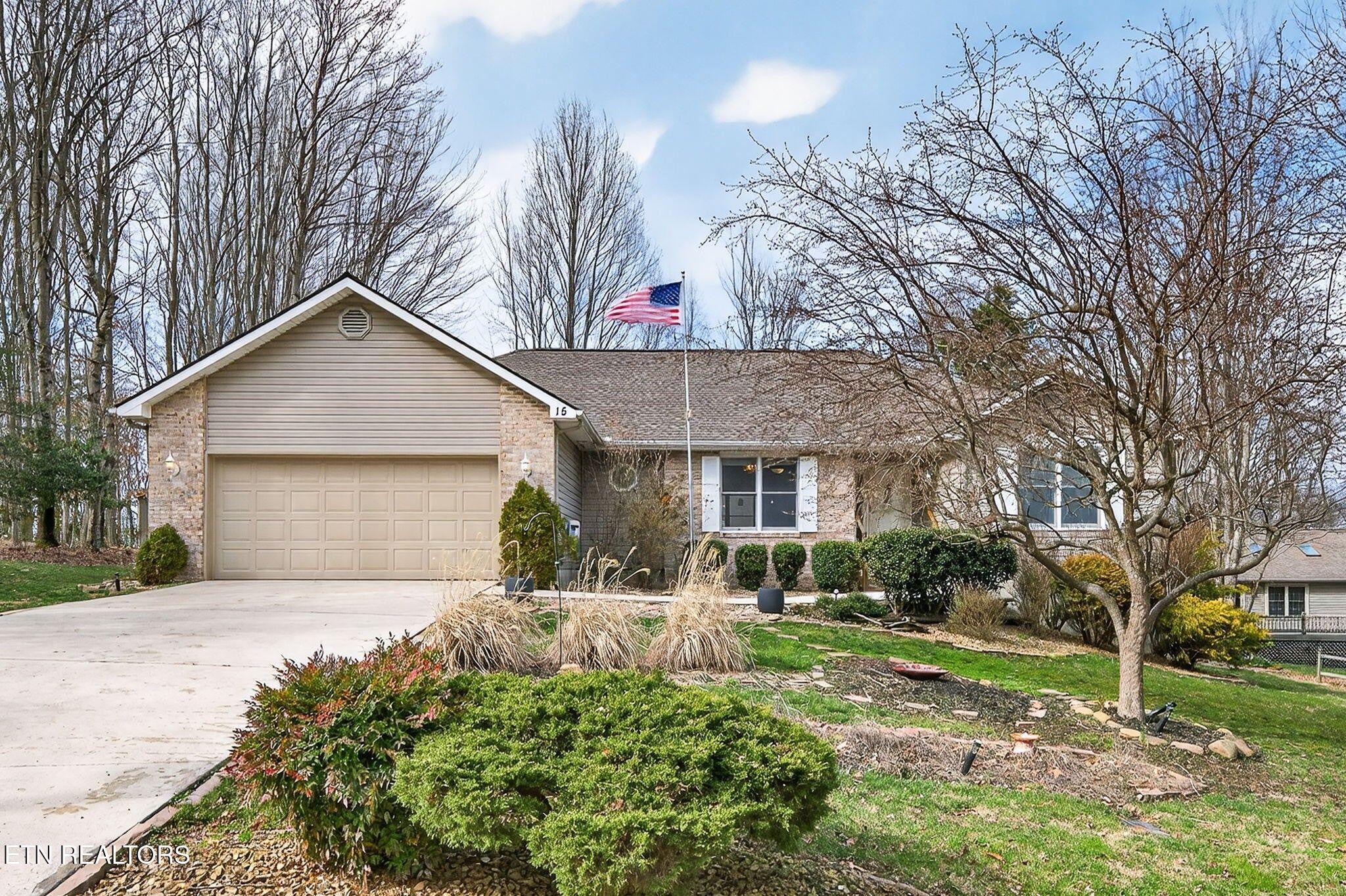 15 Ridge Crest Circle — photo