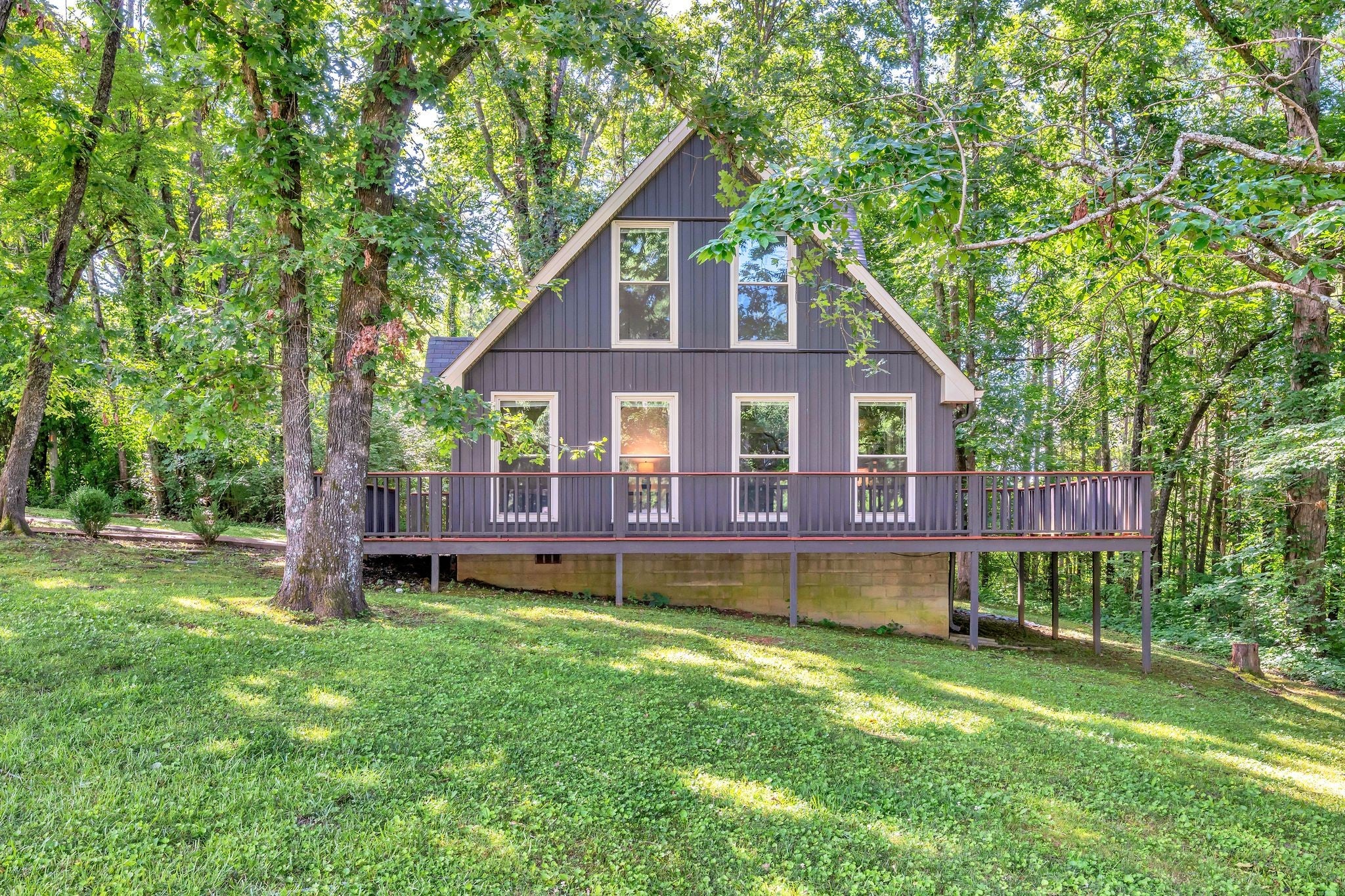 1144 Chestnut Dr — photo