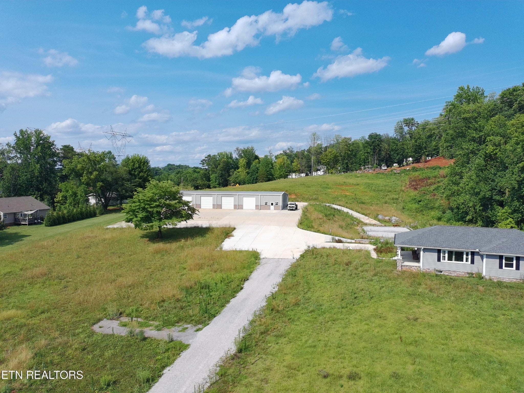 2662 Louisville Rd — photo