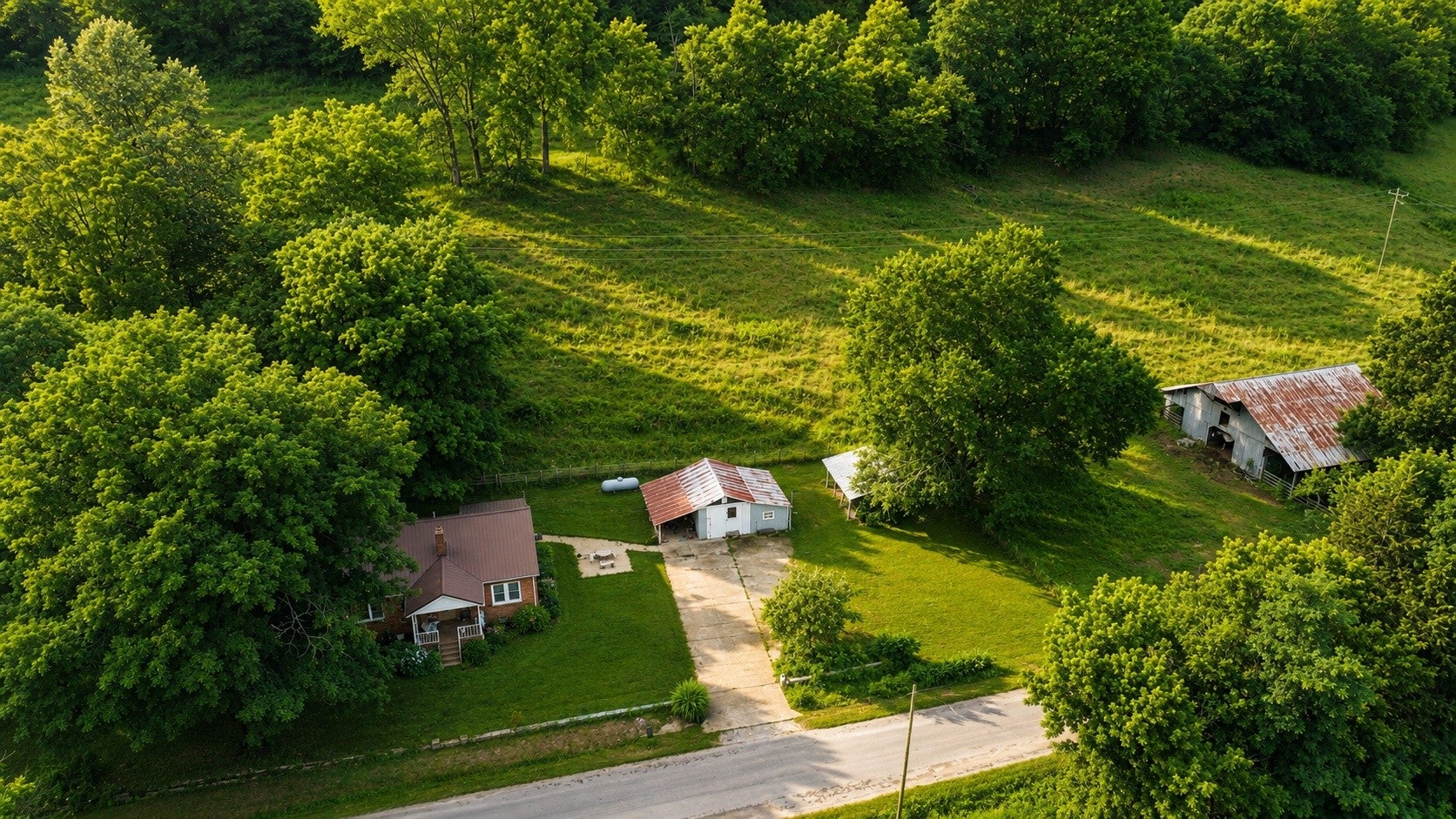 2039 Blackburn Hollow Rd — photo