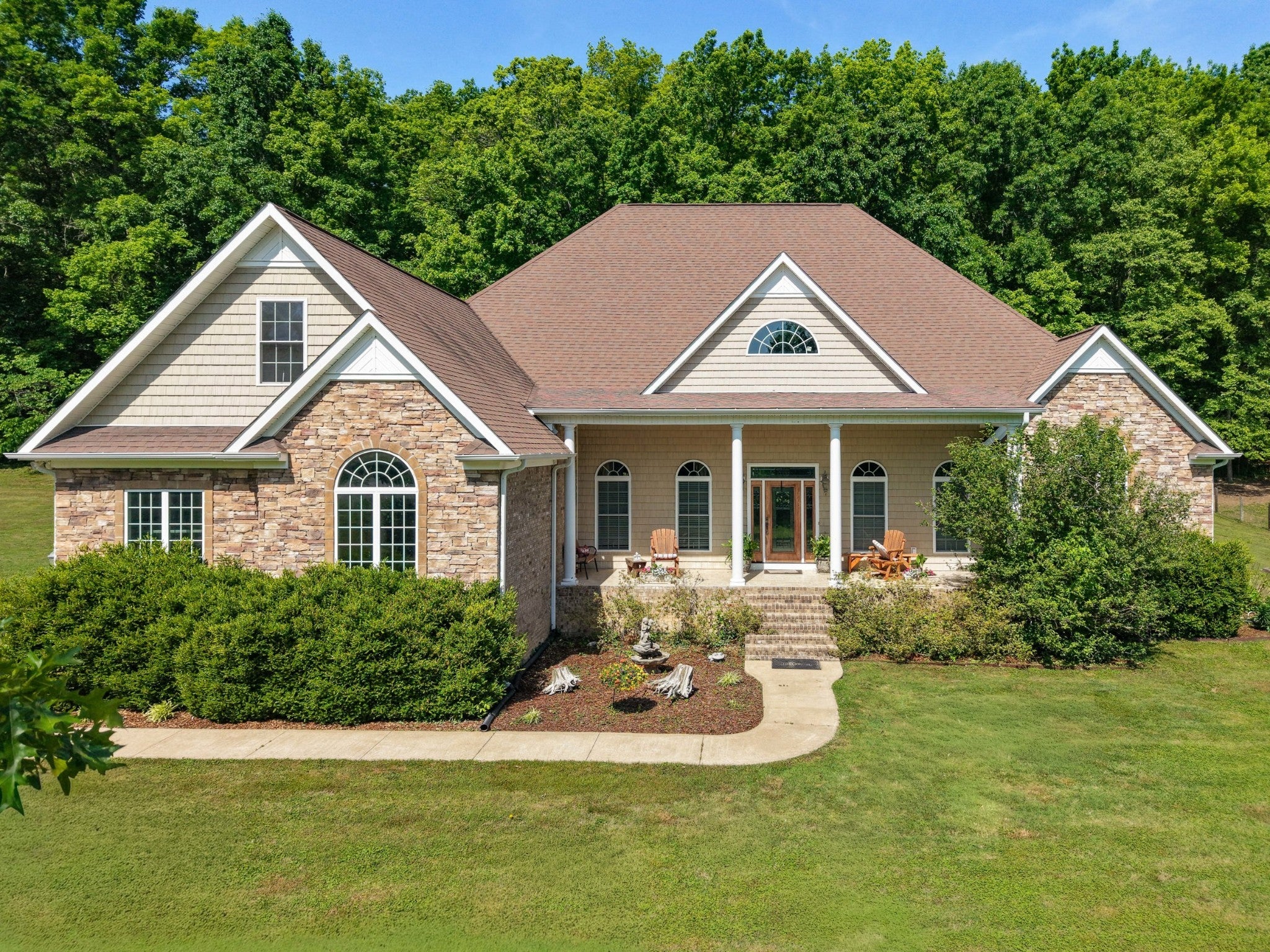 600 Bates Hollow Rd — photo
