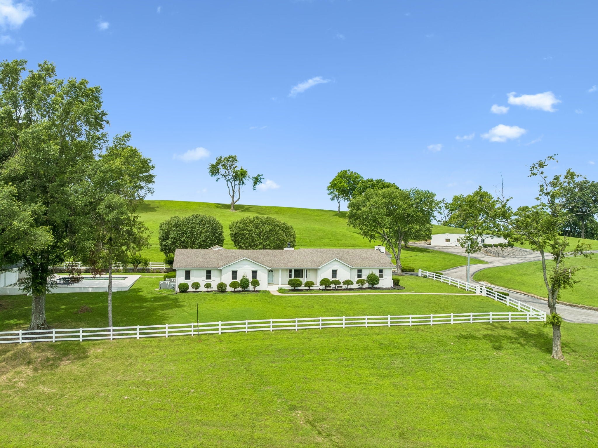 1731 Nashville Hwy — photo