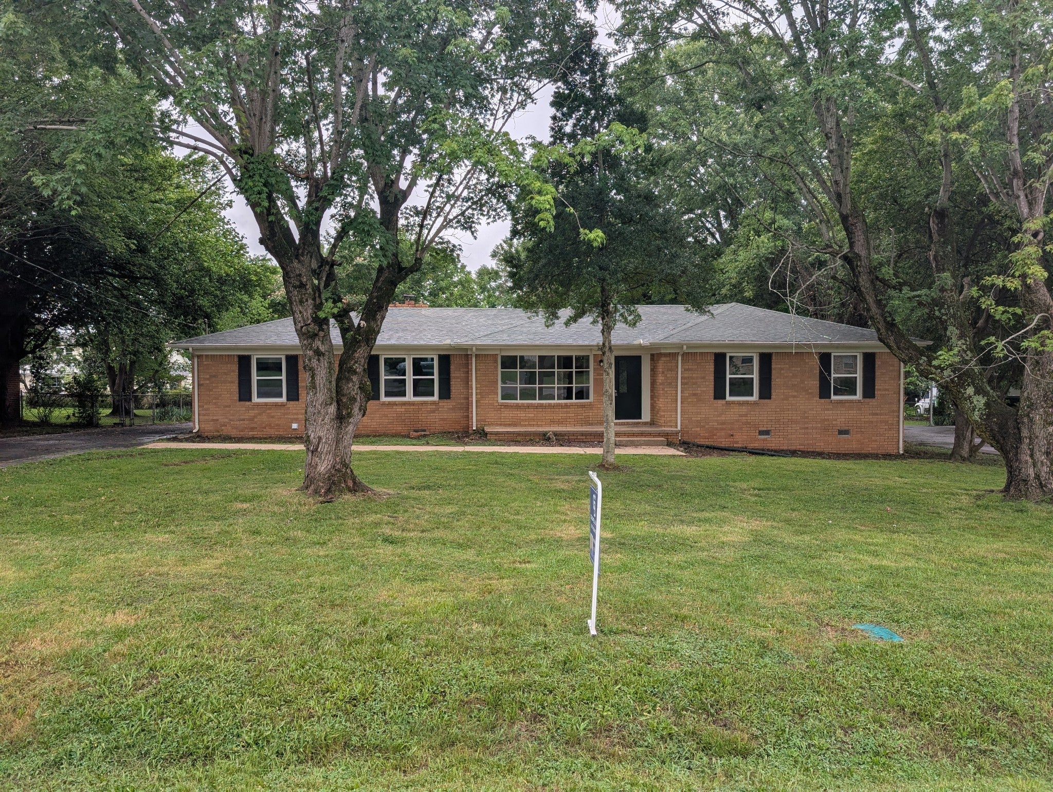 114 Bel Aire Dr — photo