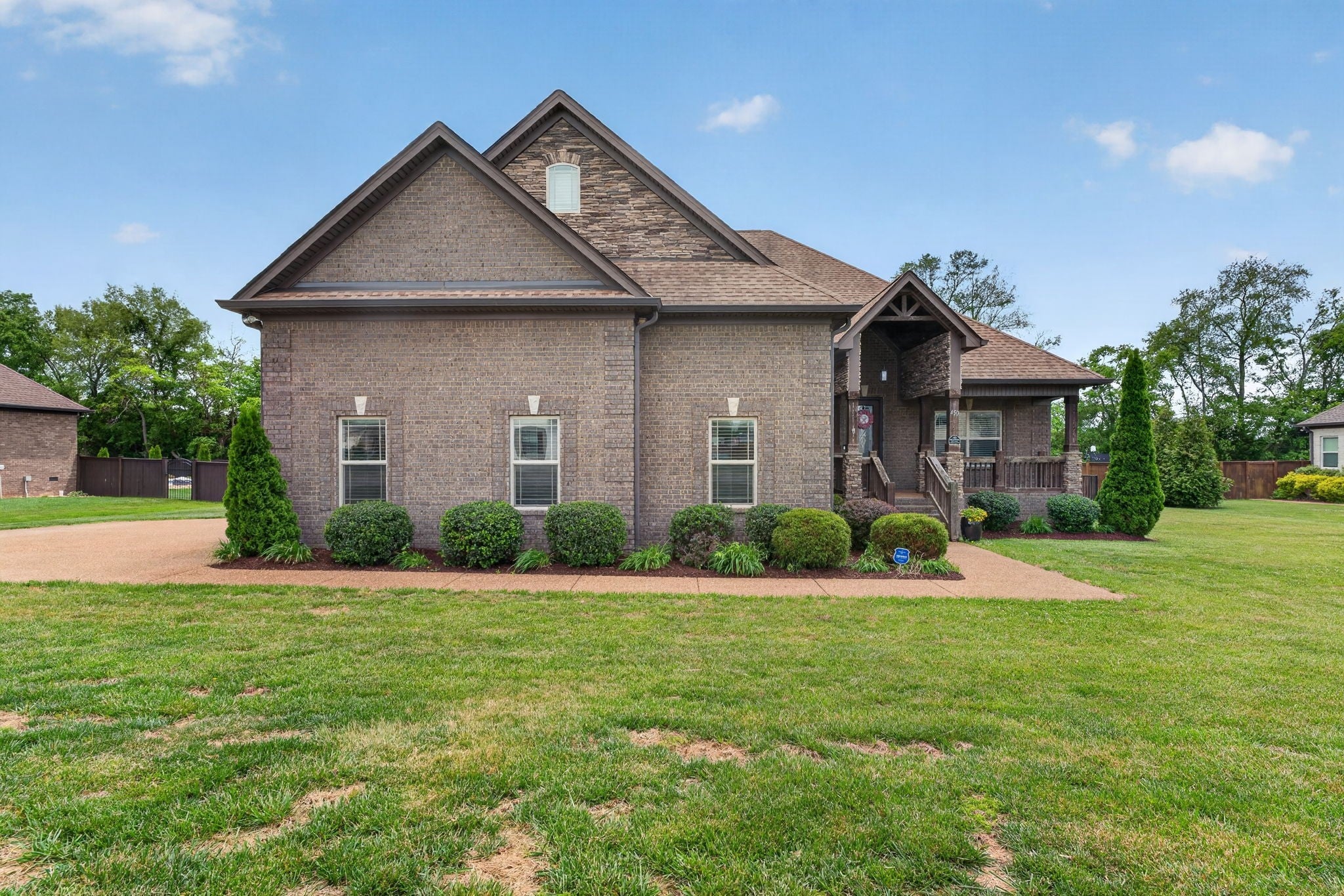 450 Cobblestone Way — photo