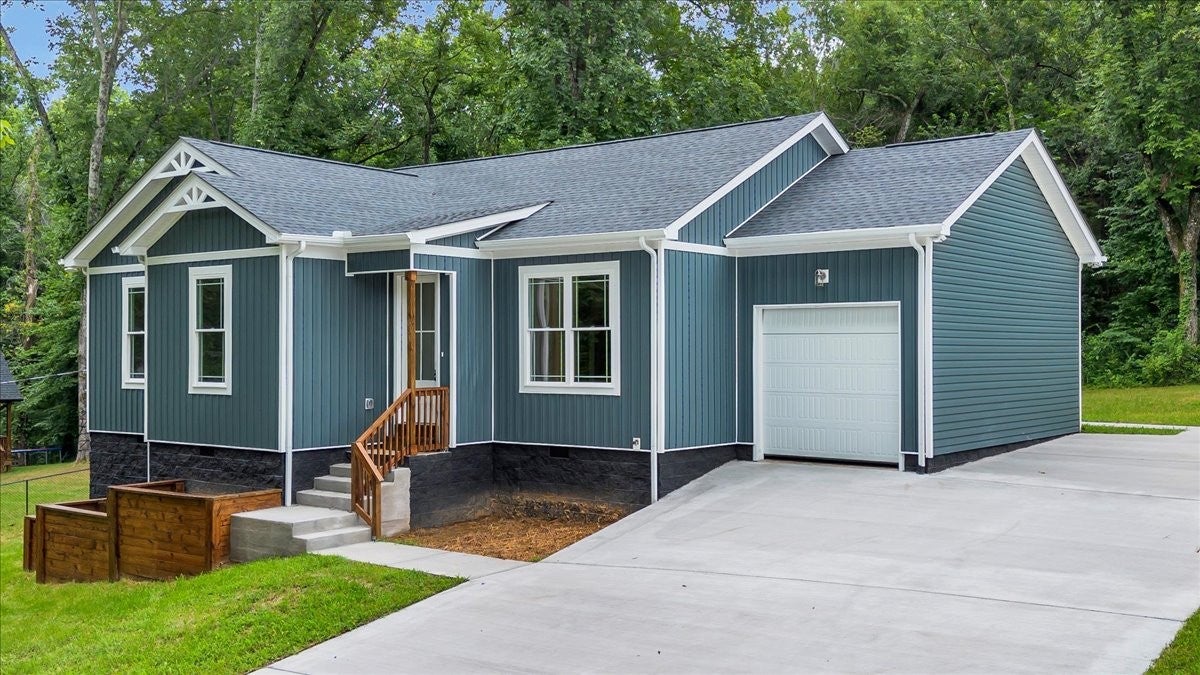 634 Mountain View Dr — photo
