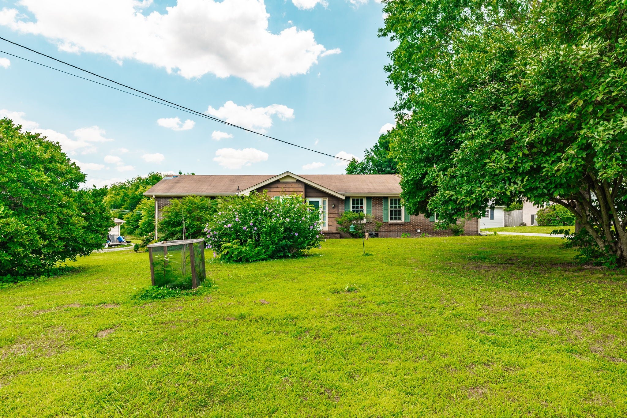 102 Lake Point Dr — photo