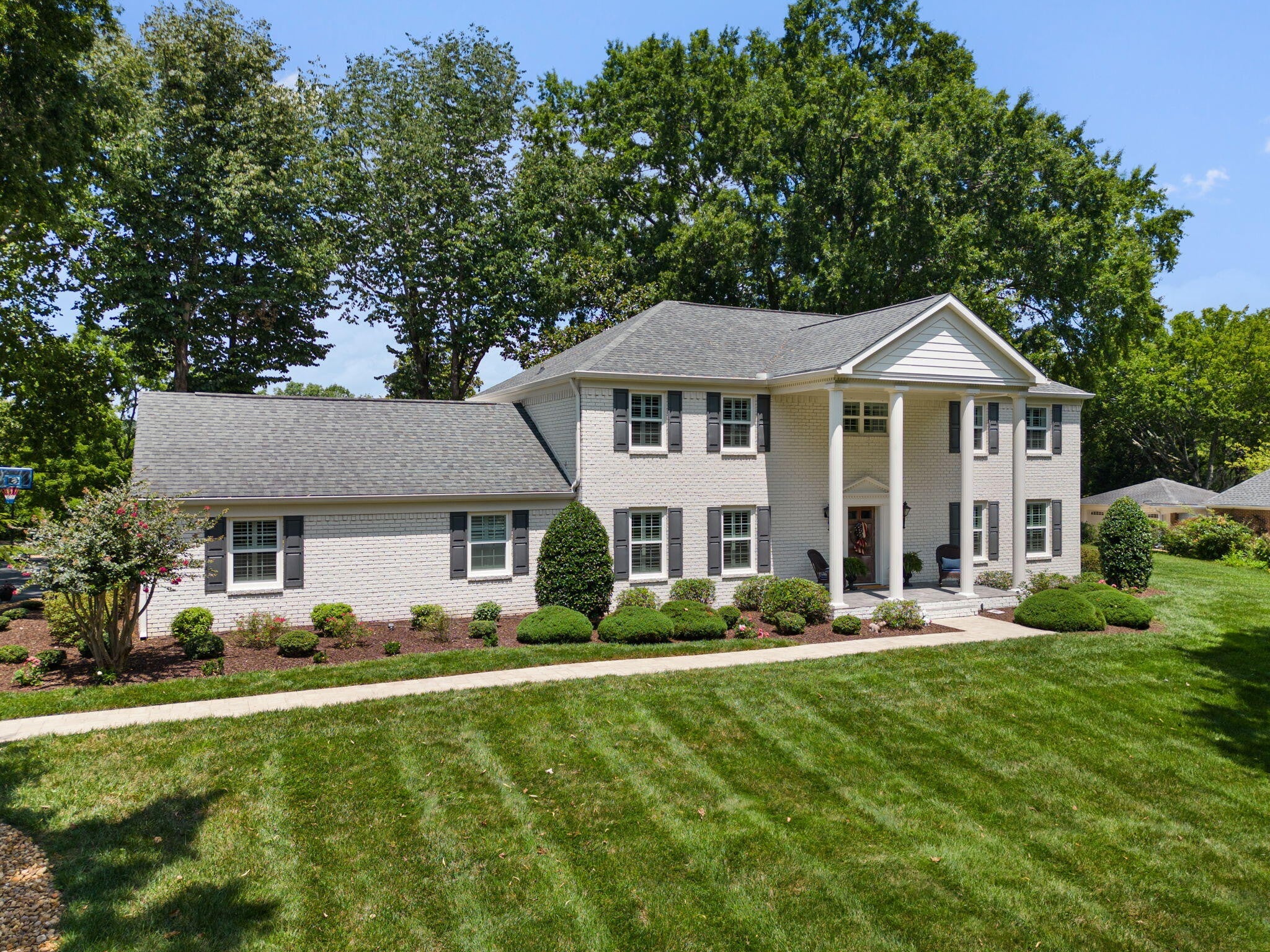 2235 Harris Circle NW — photo