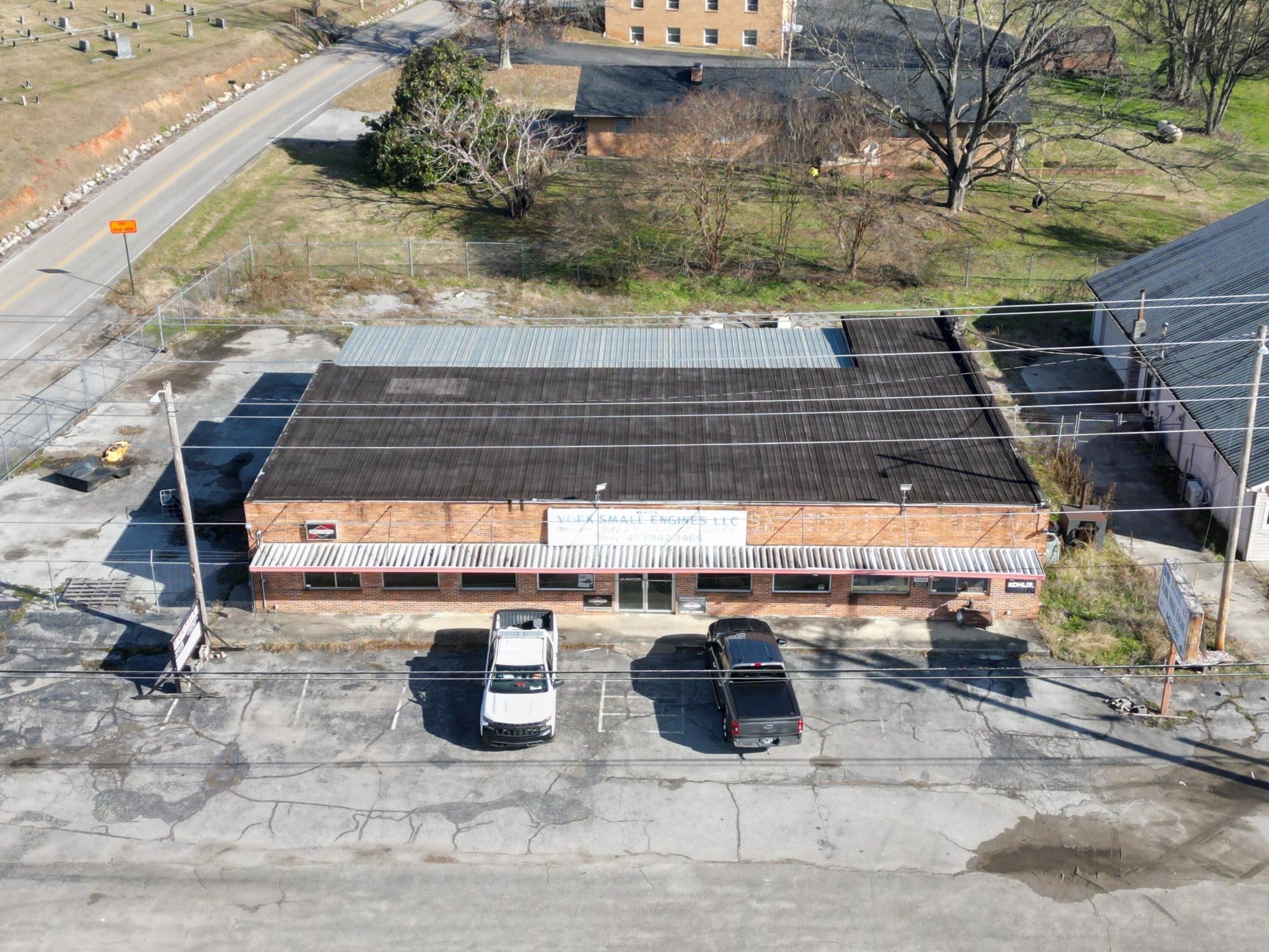 6451 US-41 — photo