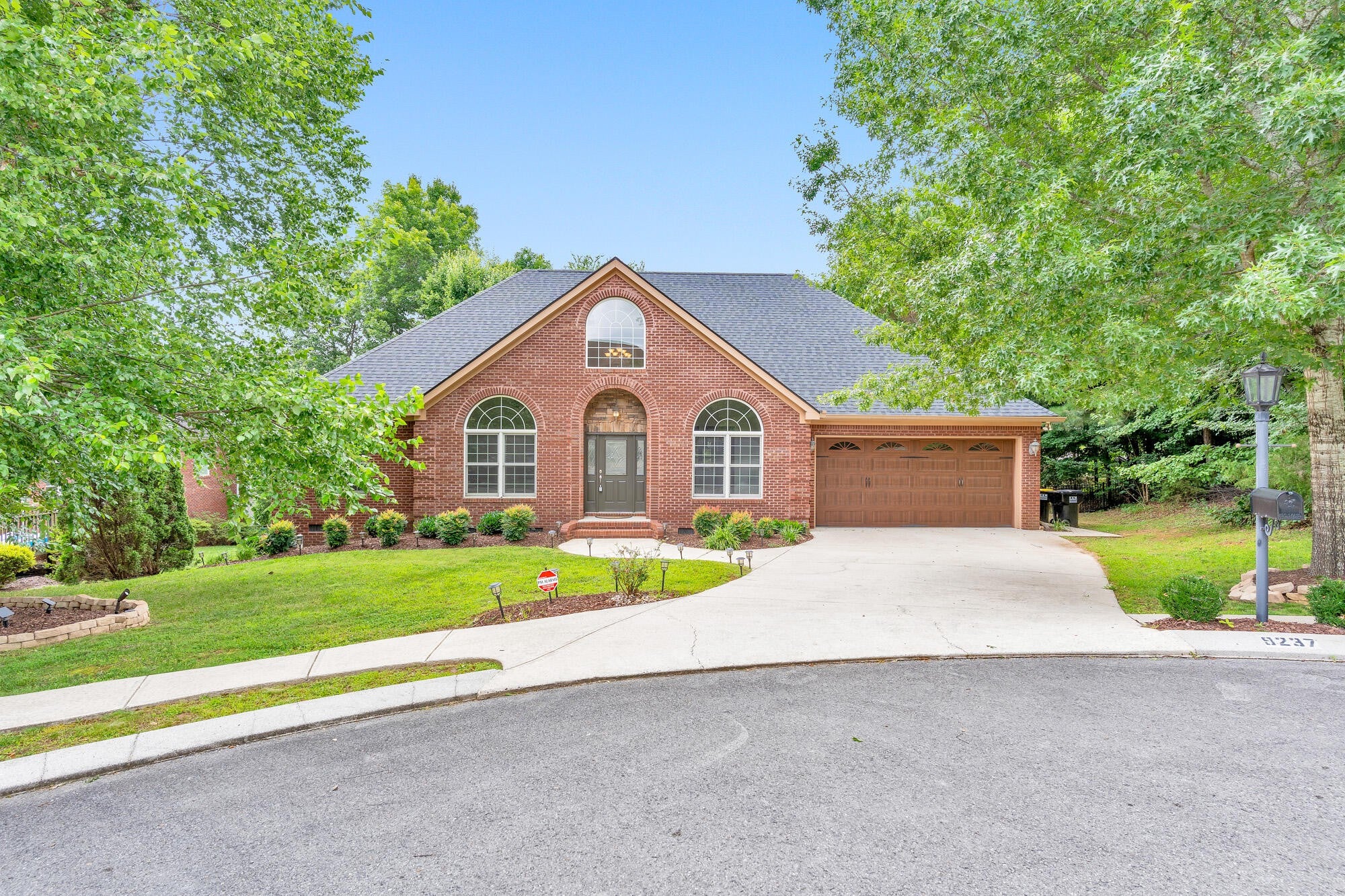 9237 Leaf Brook Lane — photo