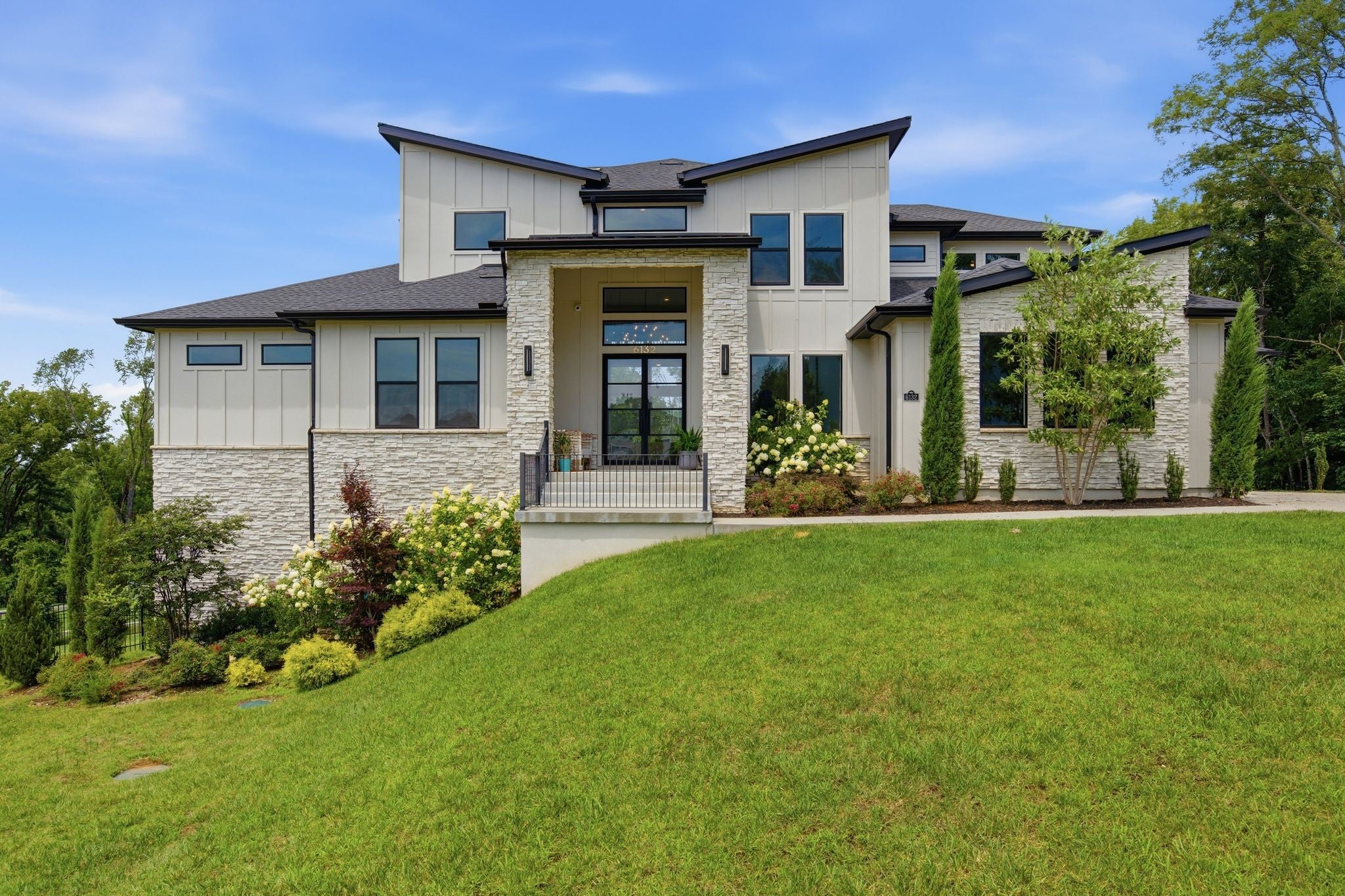 6132 Lookaway Cir — photo
