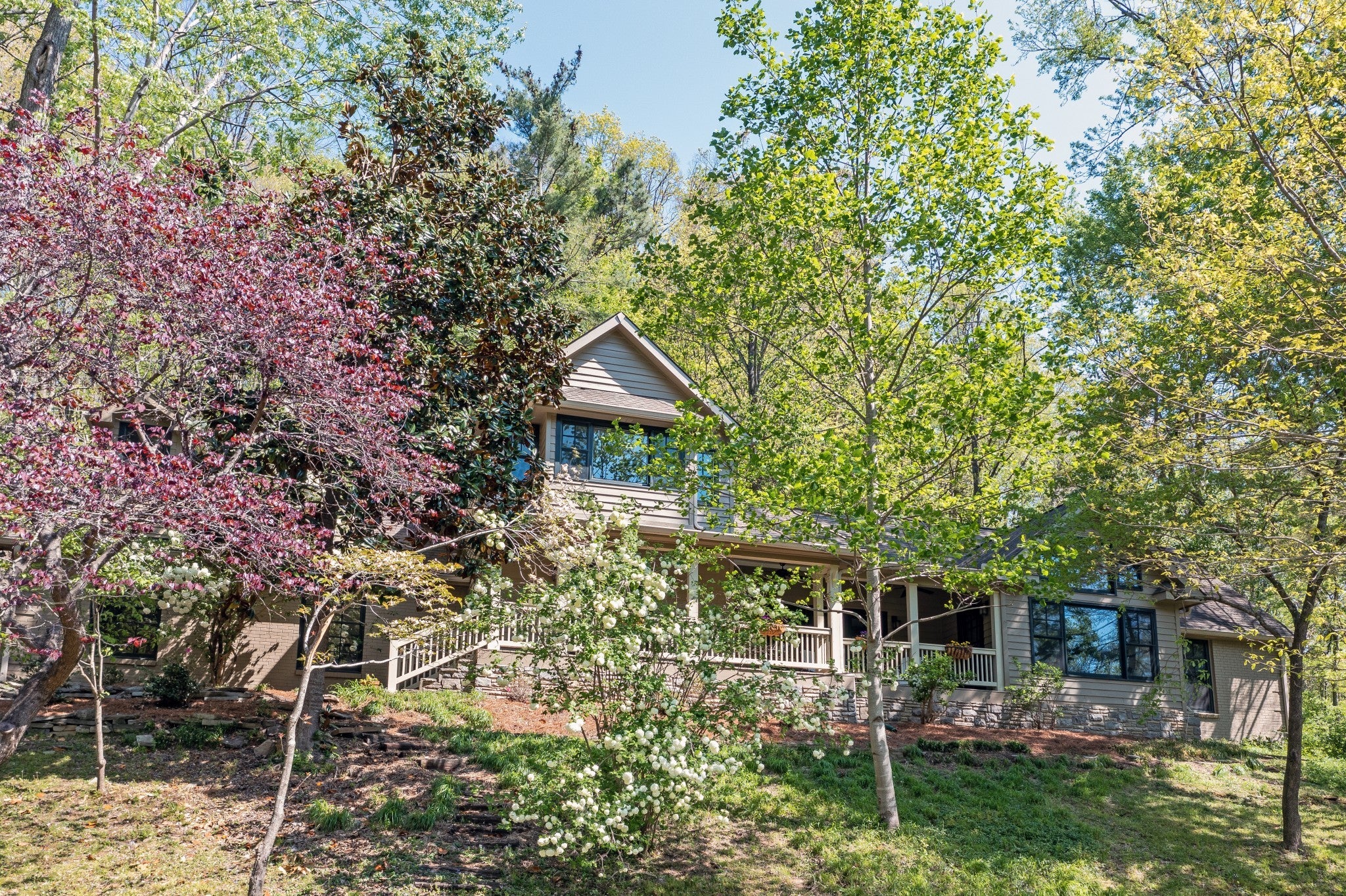 433 Grayson Dr — photo