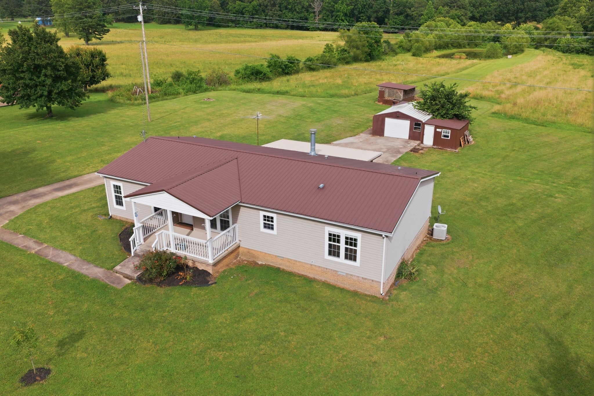 2594 Sylvia Rd — photo