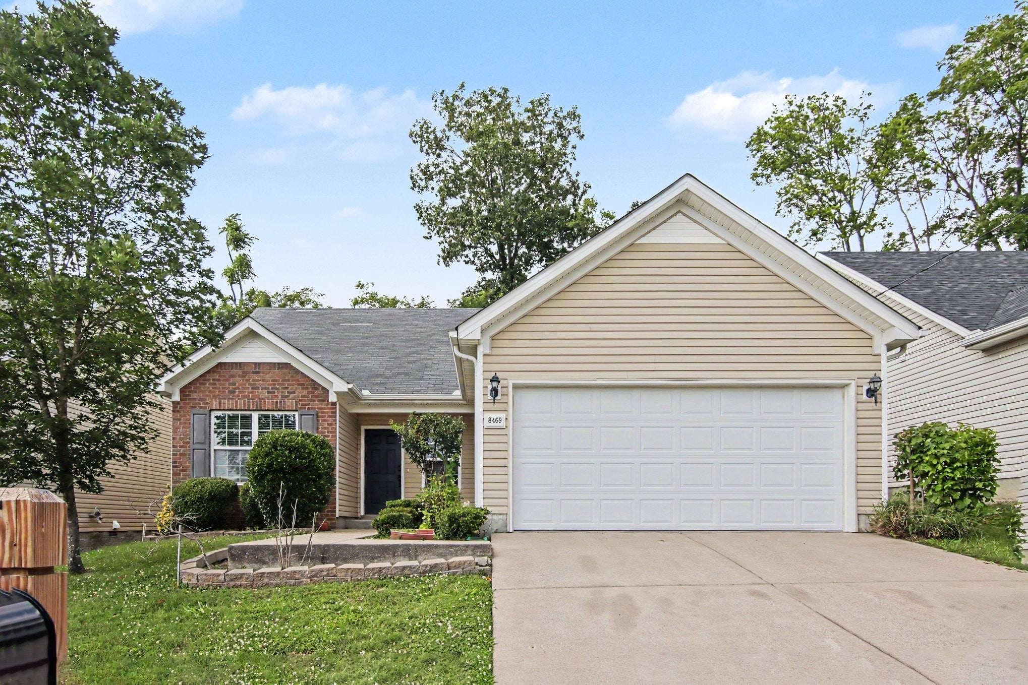 8469 Lawson Dr — photo