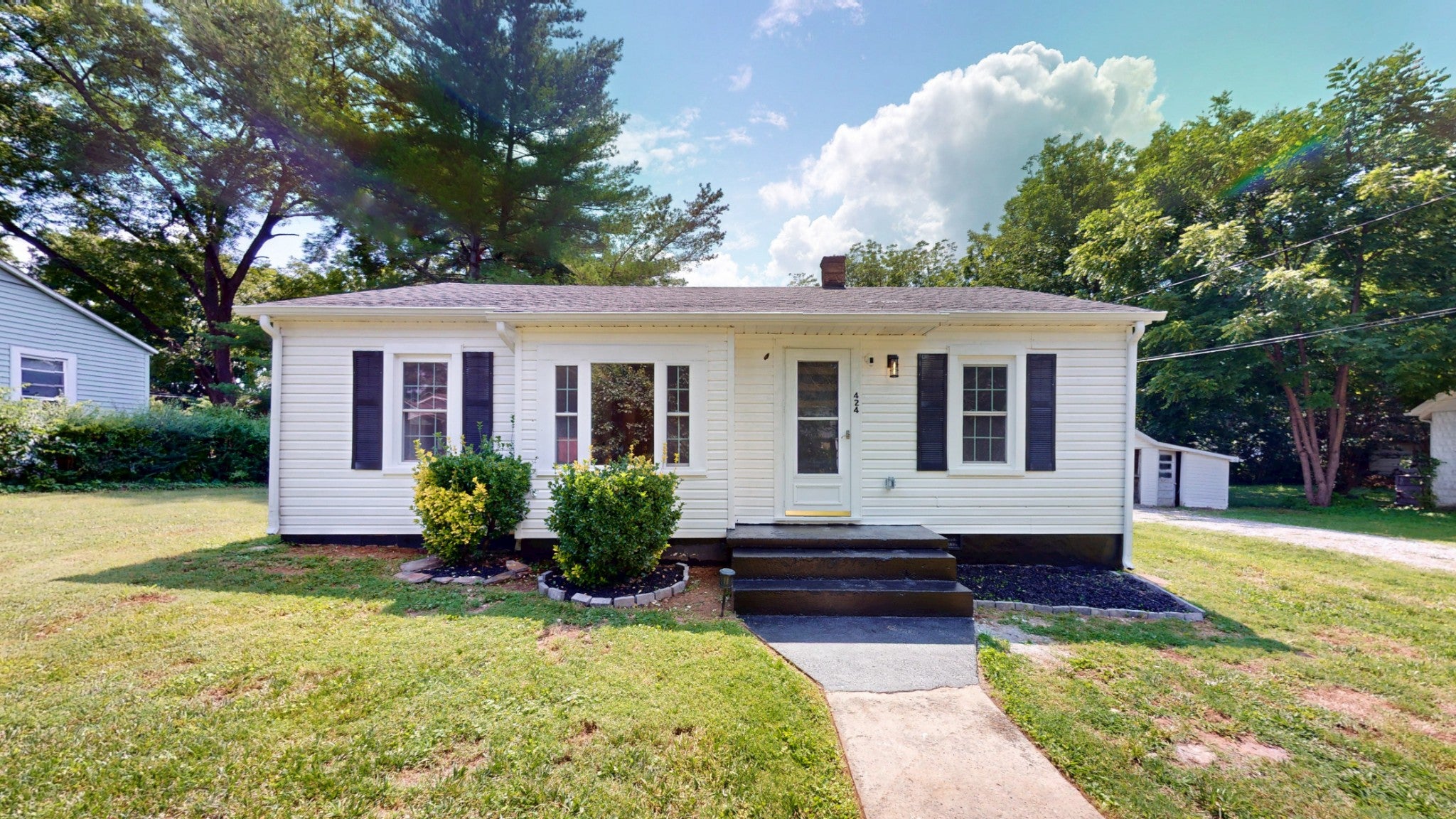 424 Laura Ave — photo