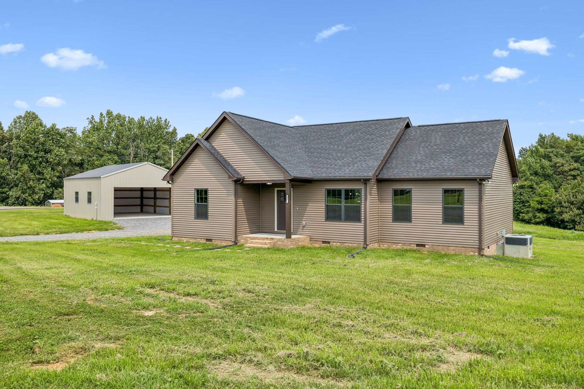 32 Iris Way — photo