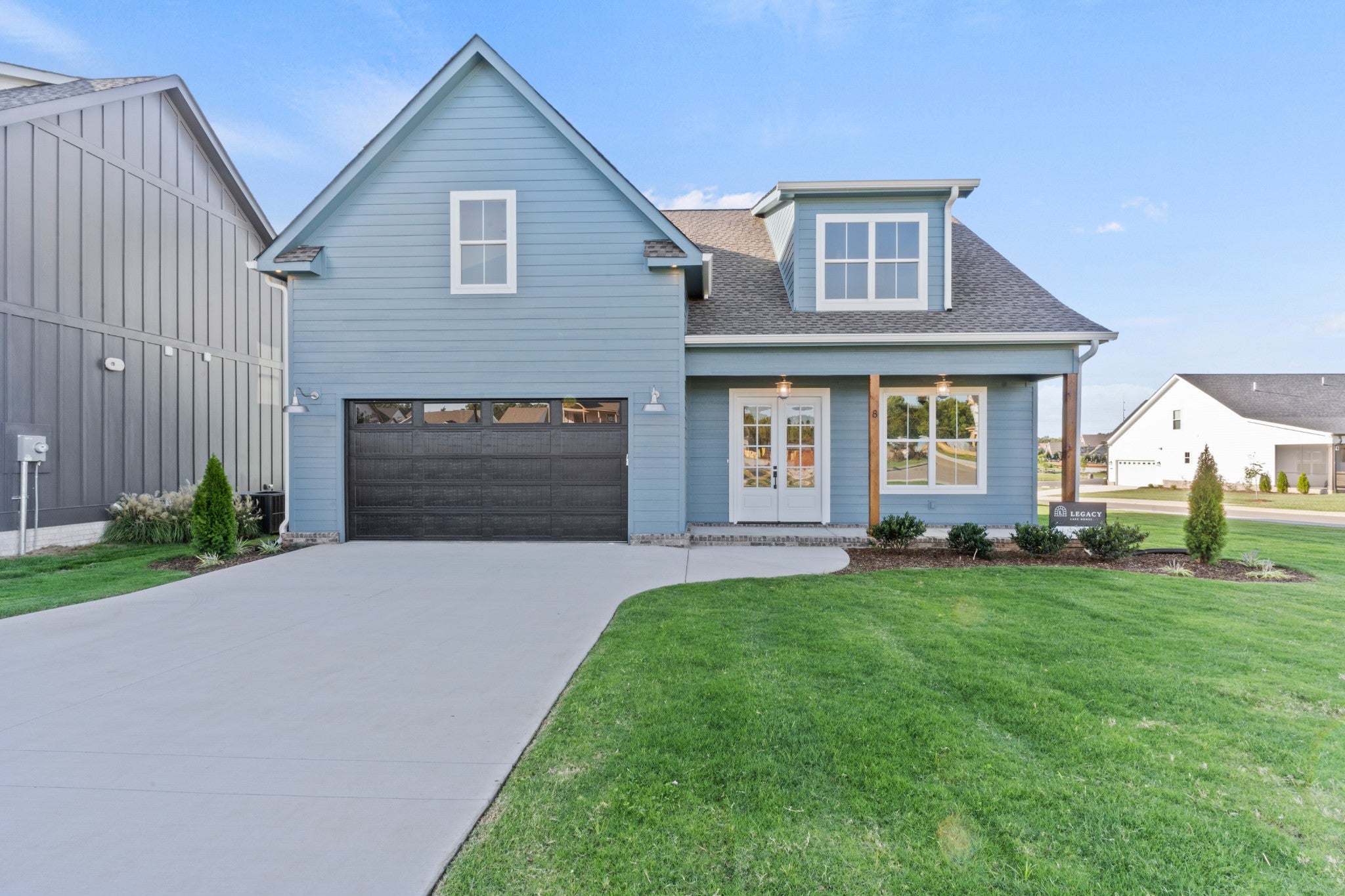 8 Latitude Dr — photo