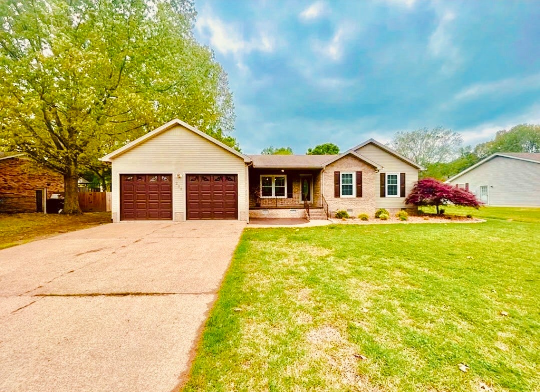 208 Greenwood Dr — photo