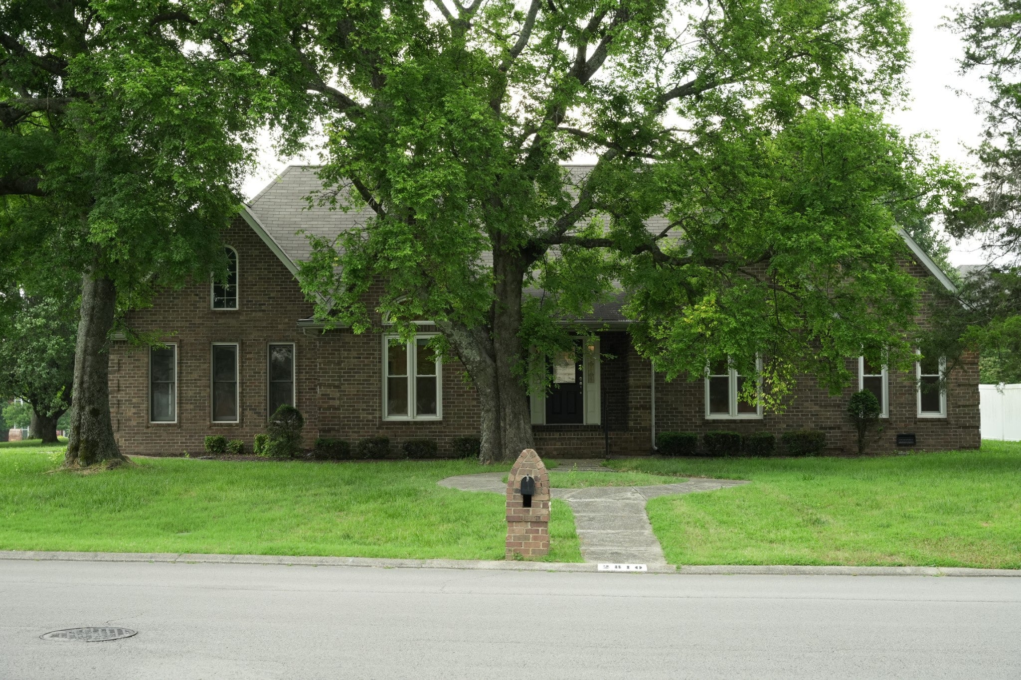 2810 Regenwood Dr — photo