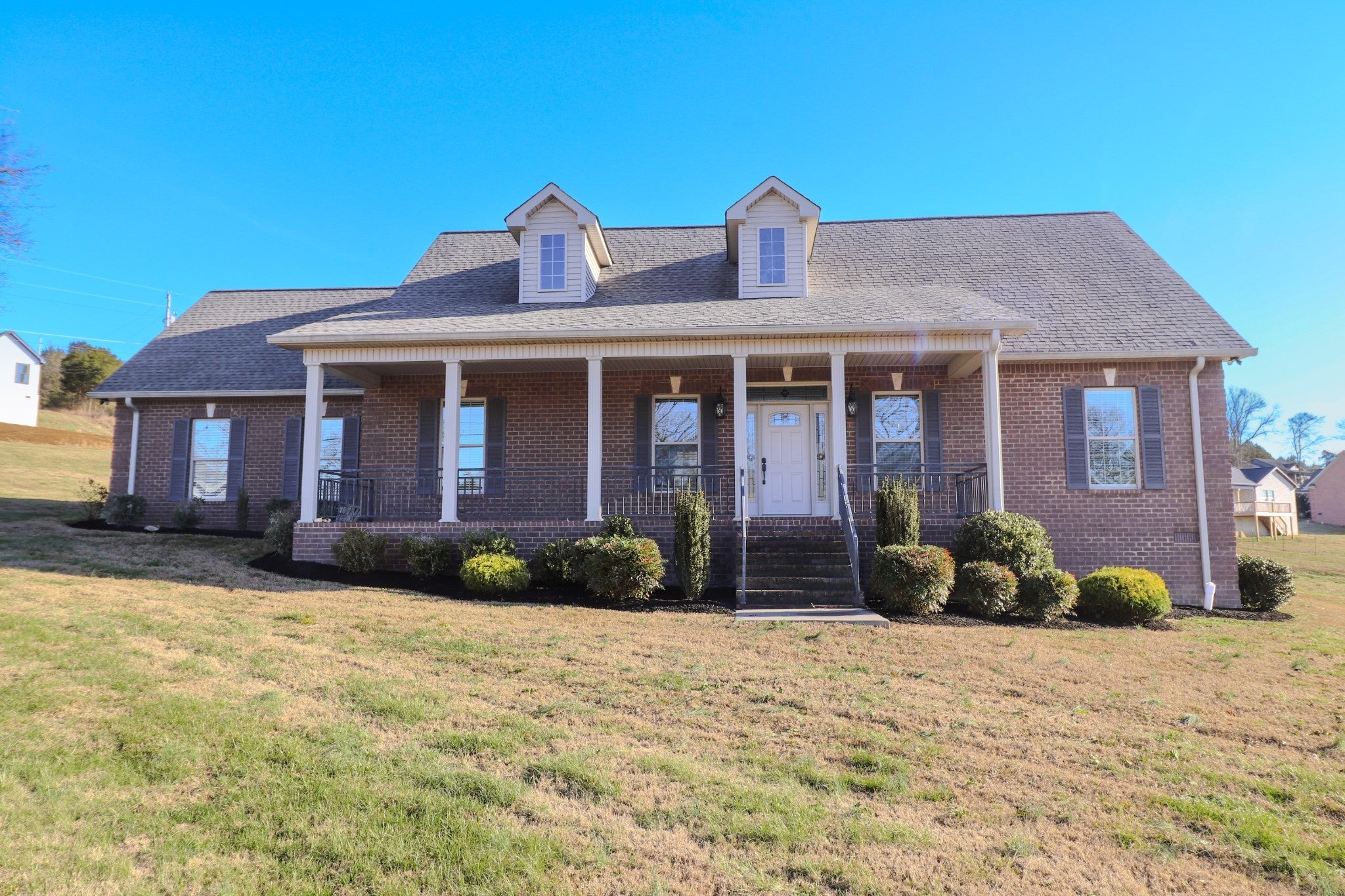 450 Bridle Path Ln — photo