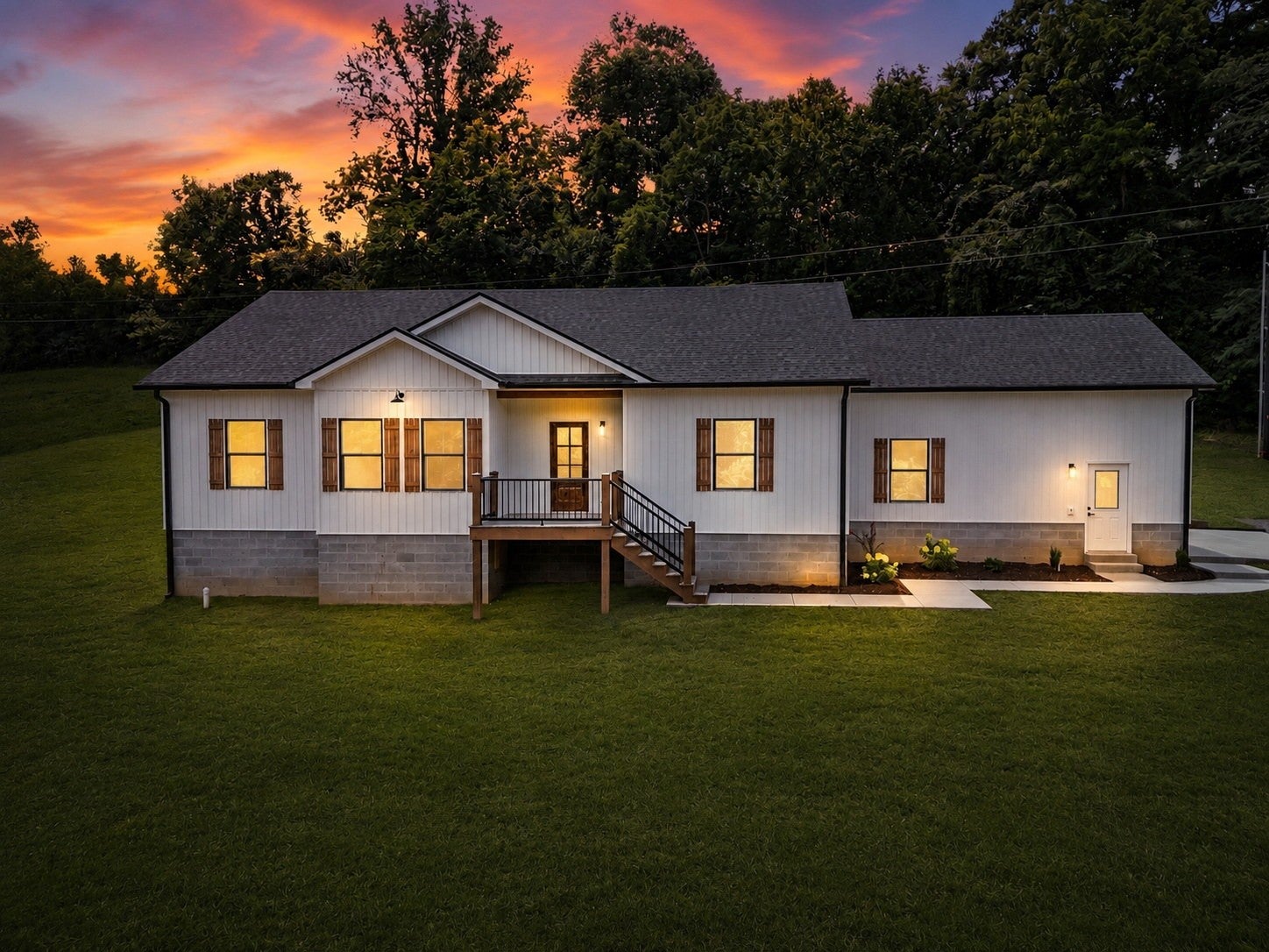 1299 Freeman Loop — photo
