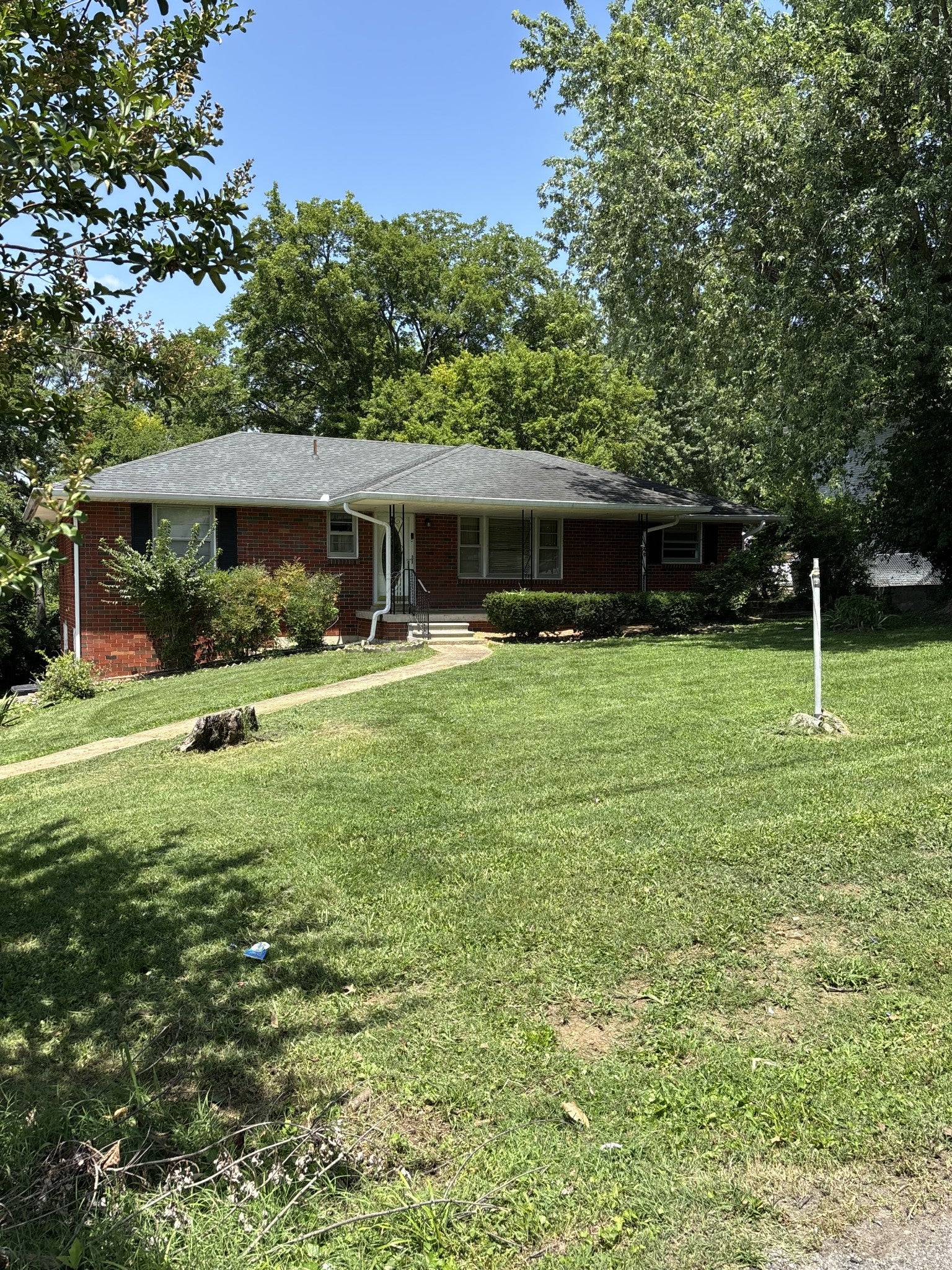 131 Robinhood Cir — photo