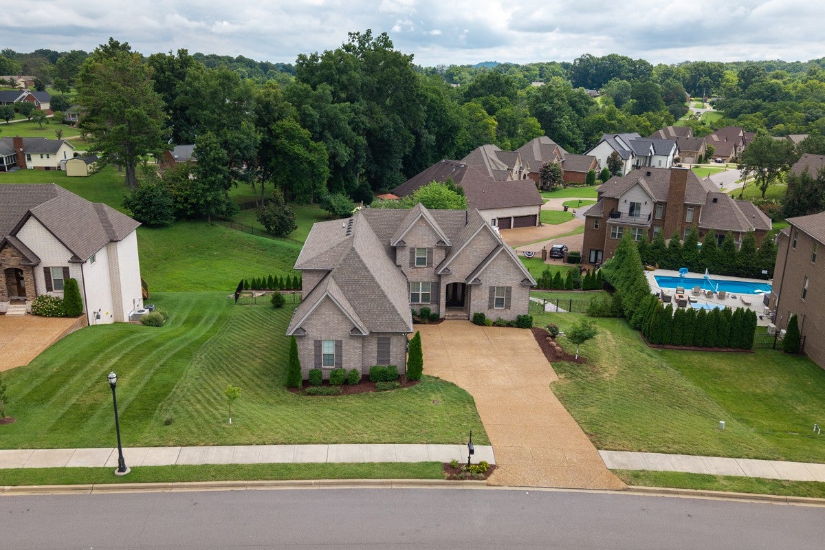 1110 Luxborough Dr — photo