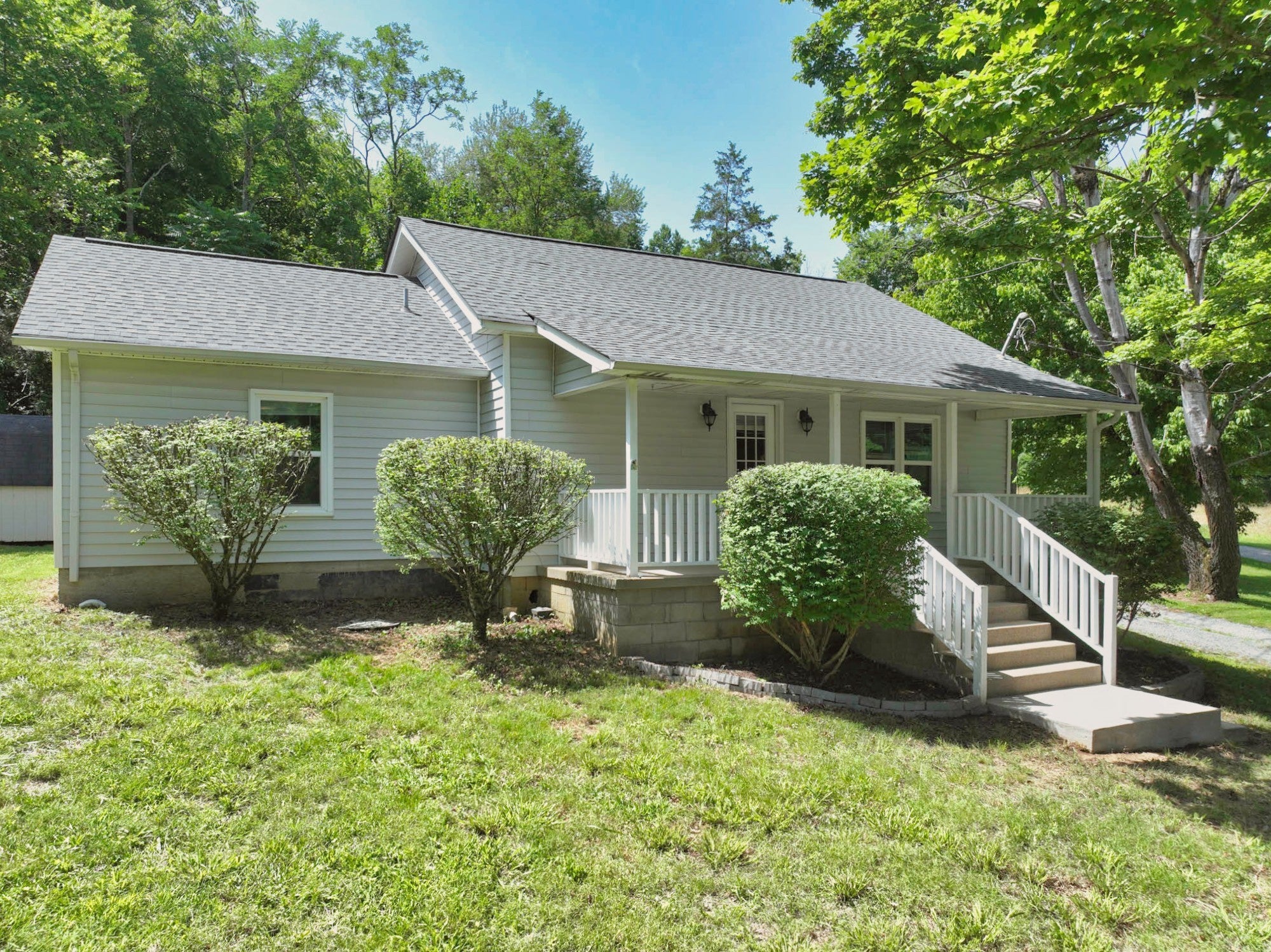 1290 Louisville Hwy — photo