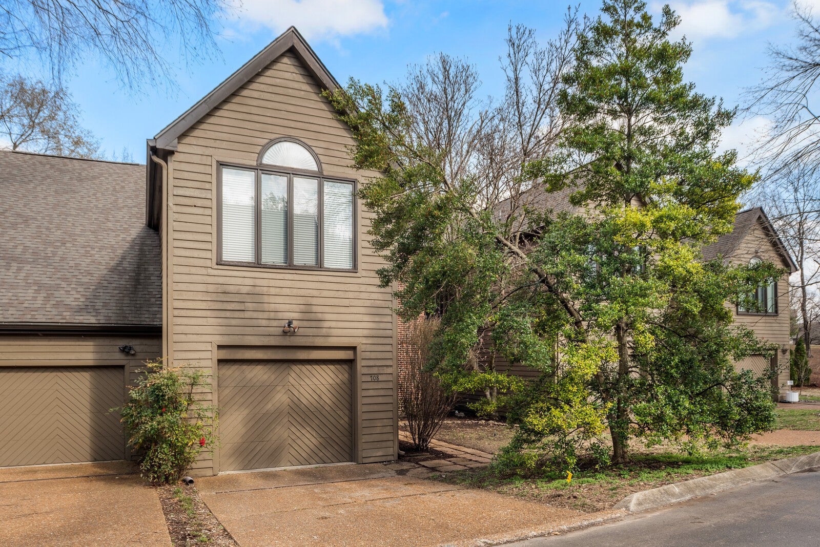 708 Harpeth Trace Dr — photo