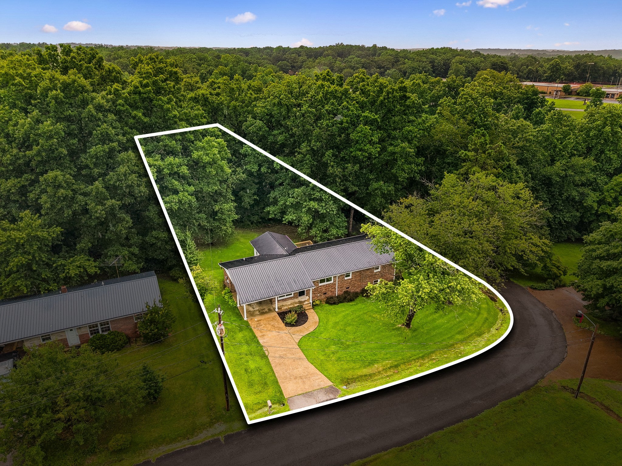 1416 Oakmont Circle — photo
