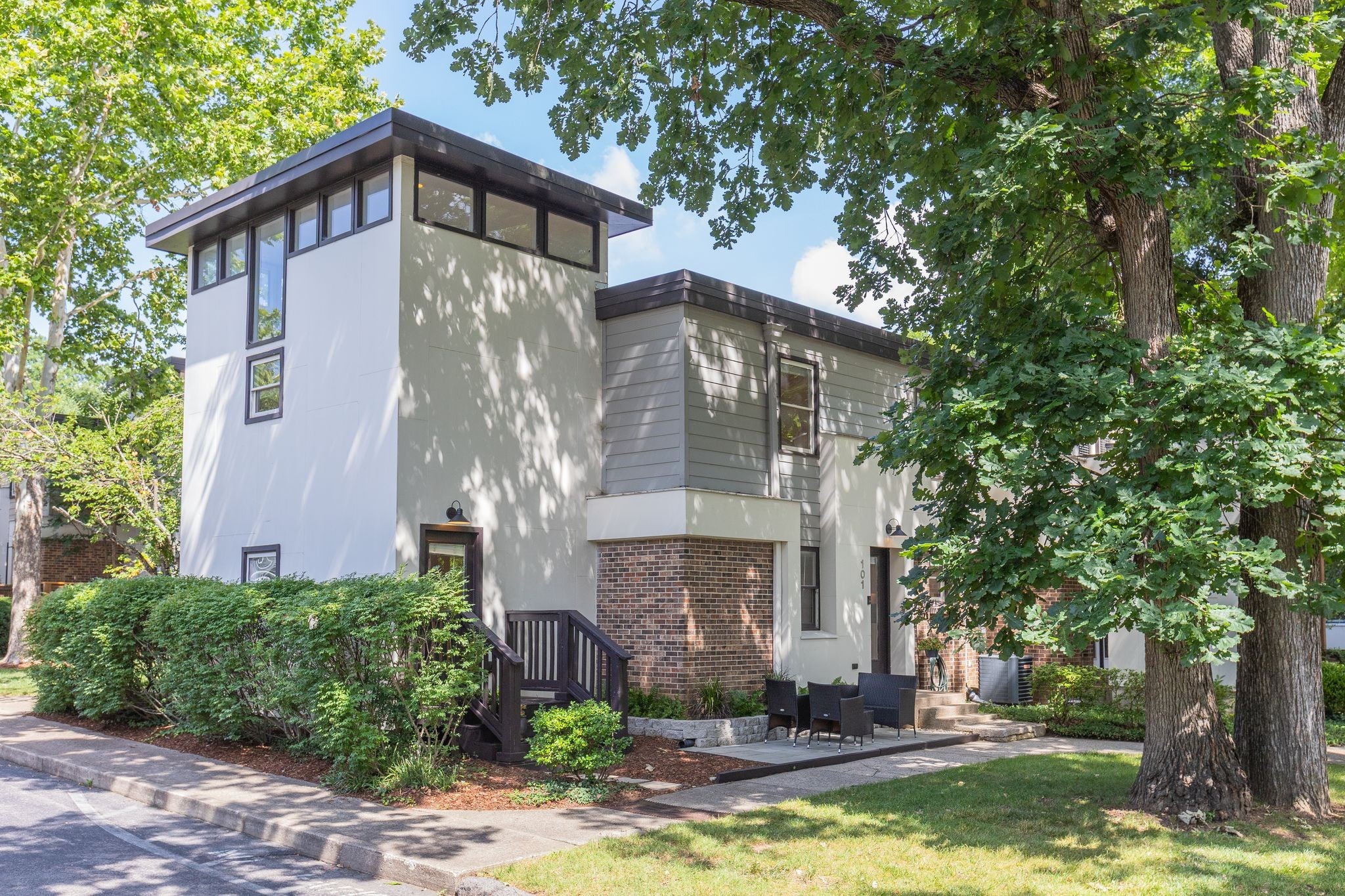 940 Gale Ln 101 — photo