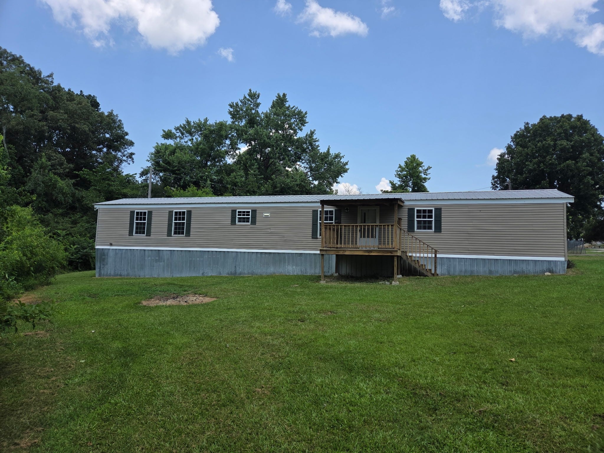 121 Sealtest Dr — photo