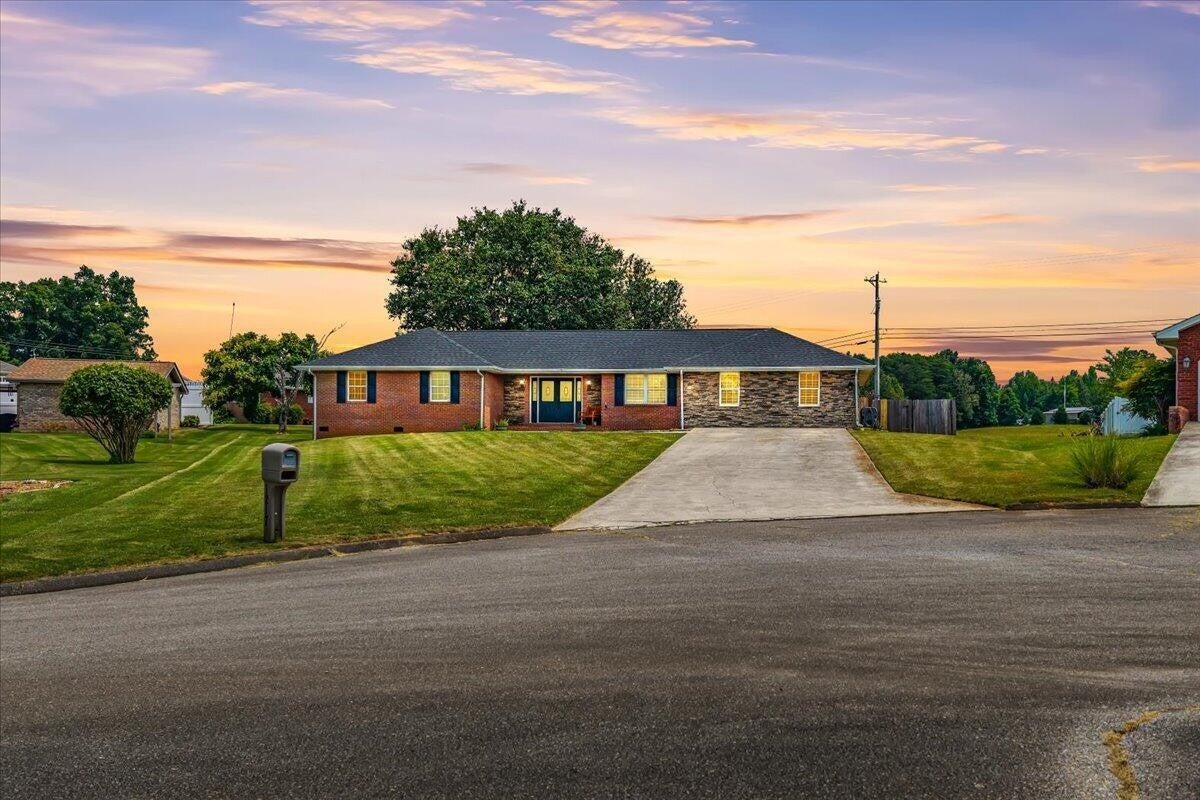 1217 Cedar Lane — photo