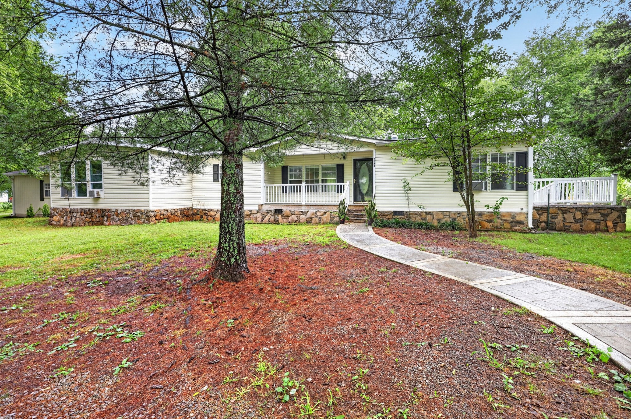 2388 Bear Creek Pike — photo