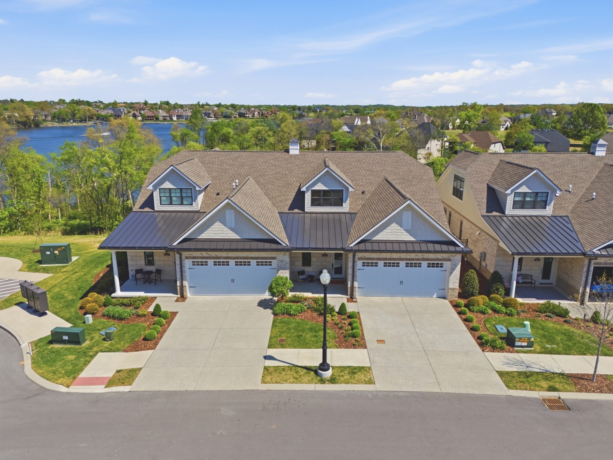 1024 Club View Drive B301 — photo
