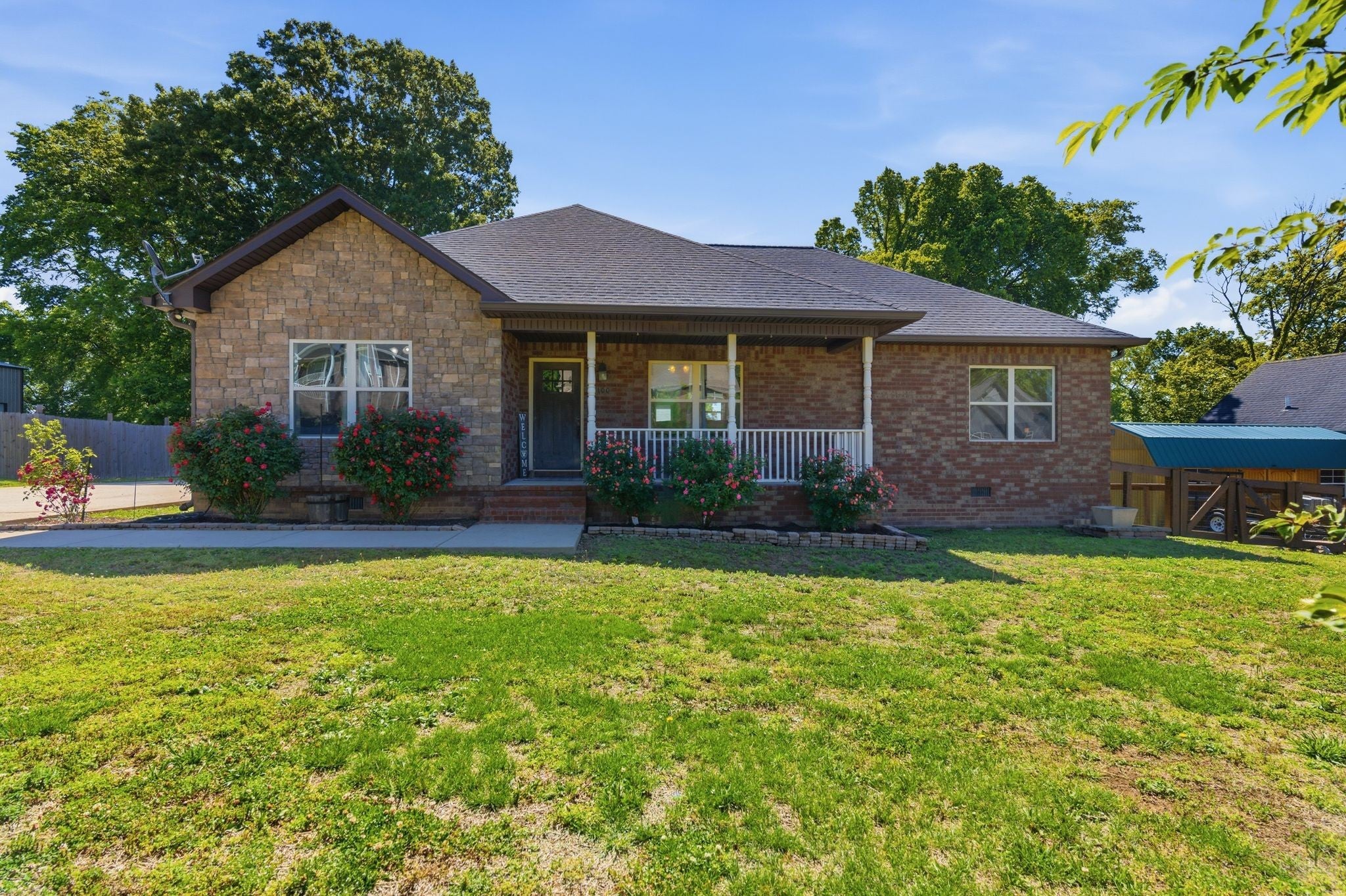 100 Mockingbird Ln — photo