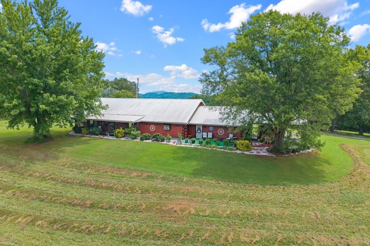 910 Reagan Valley Road — photo