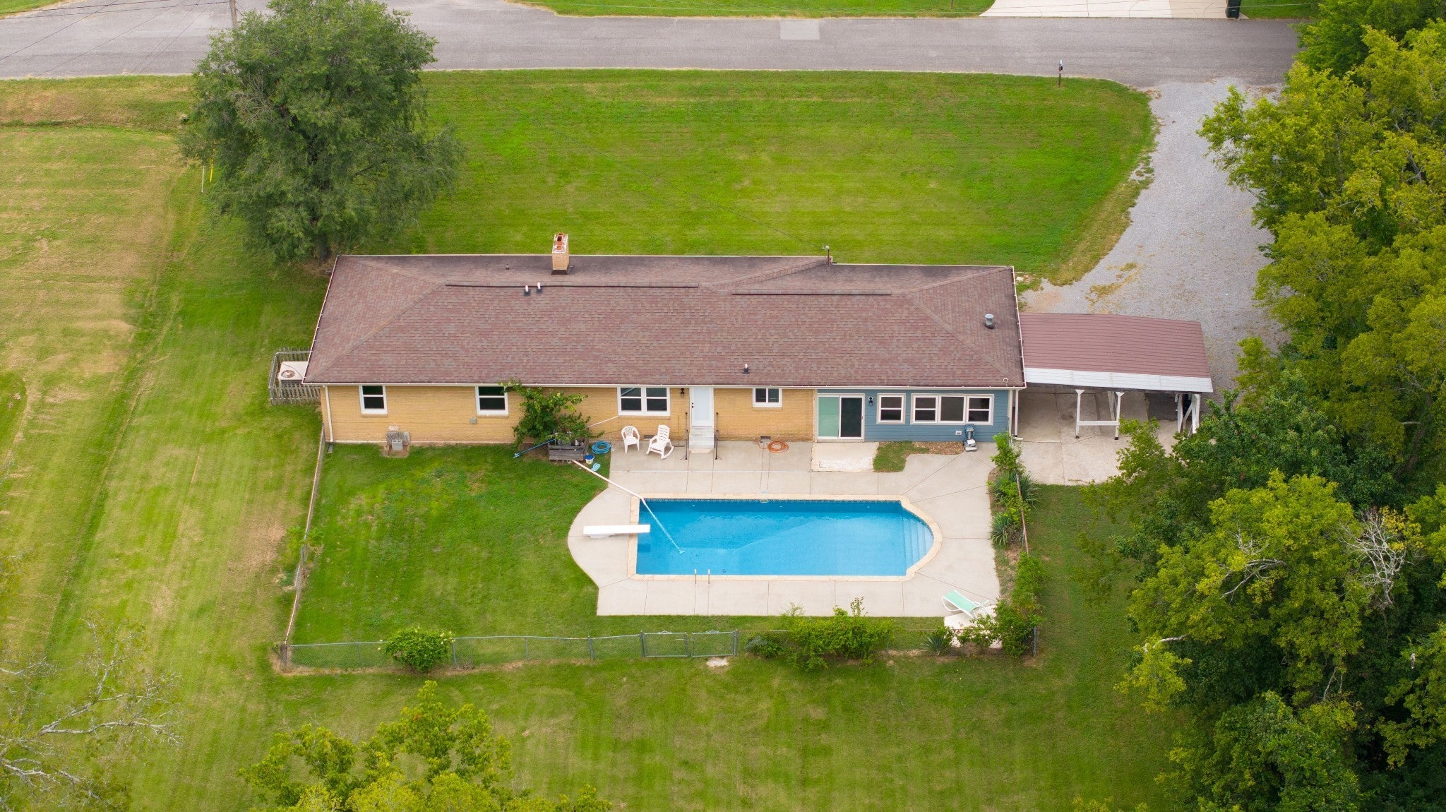 853 Rogers Rd — photo