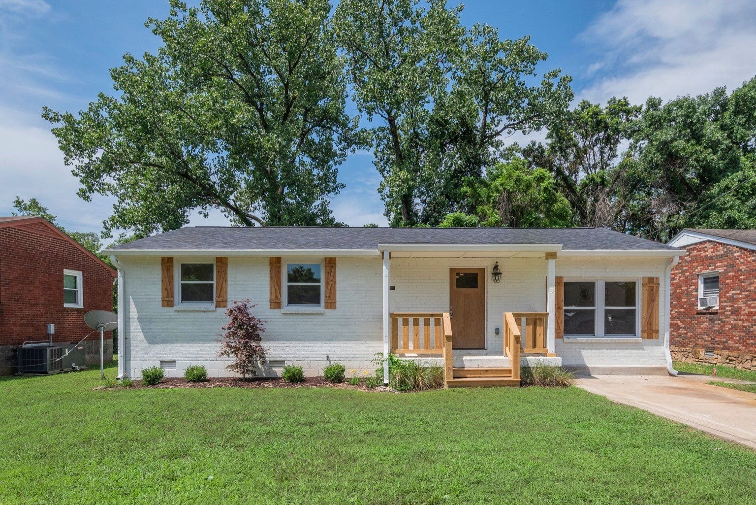 3189 Lagrange Dr — photo