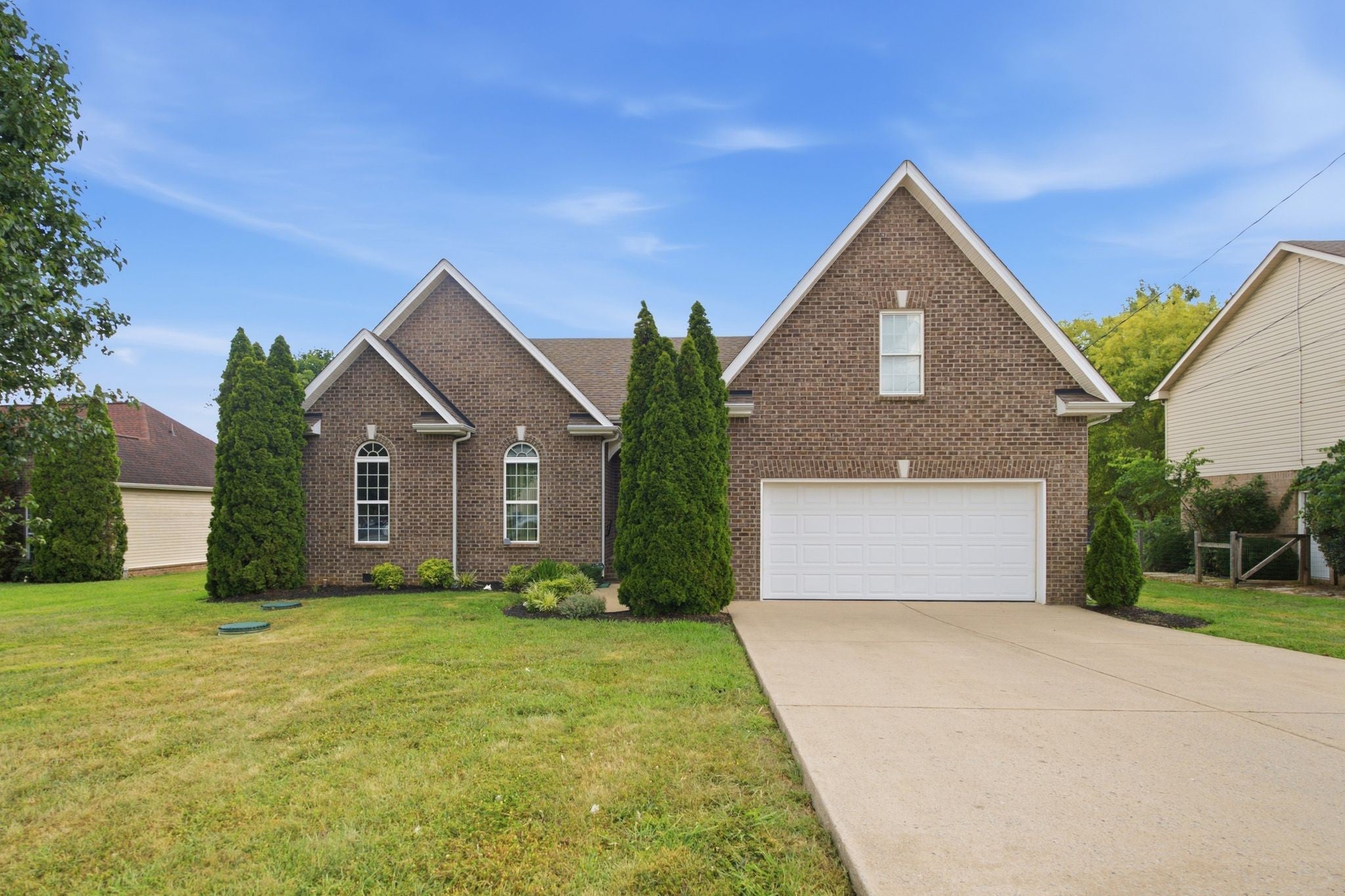 1513 Jeter Way — photo