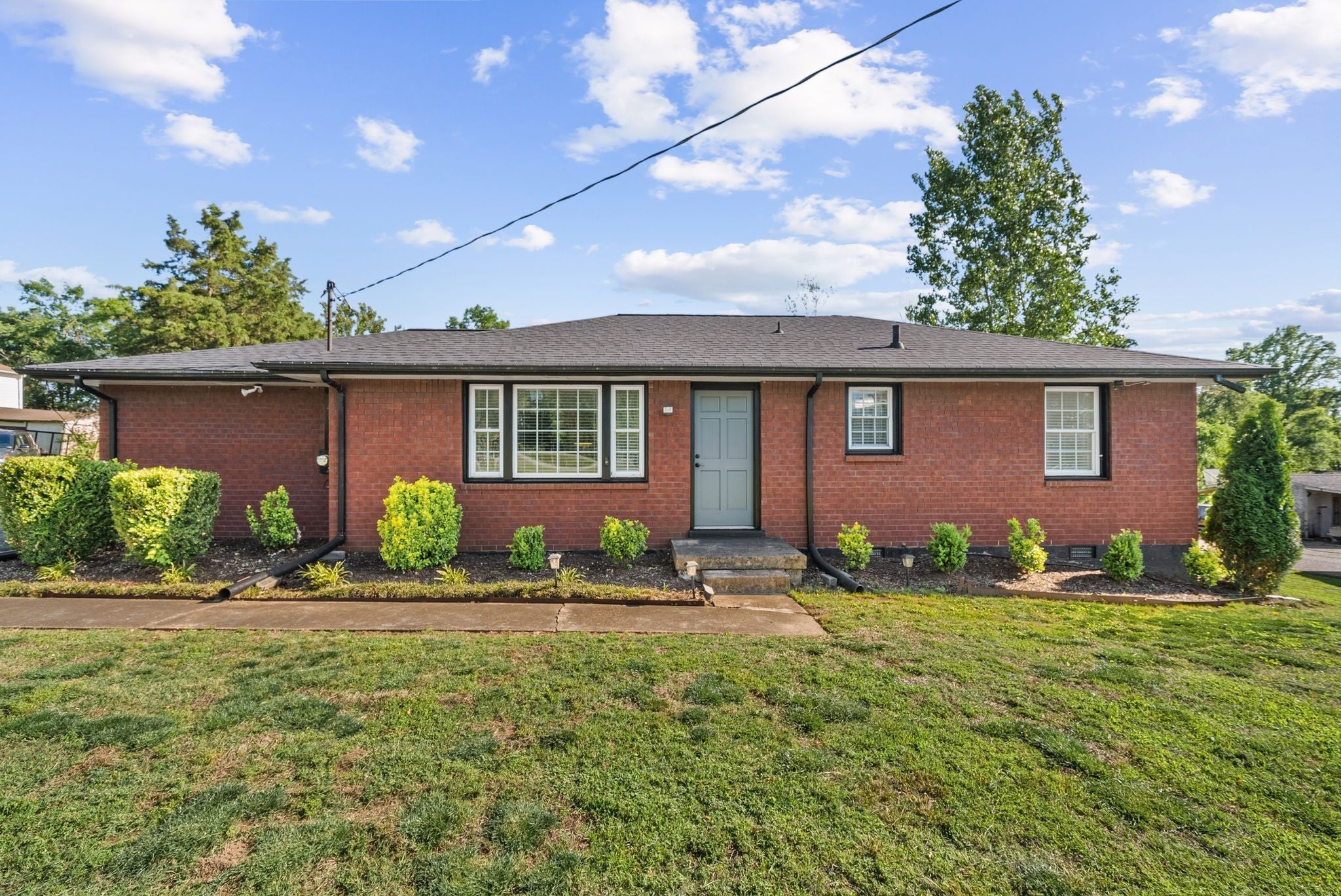 608 Vinson Dr — photo