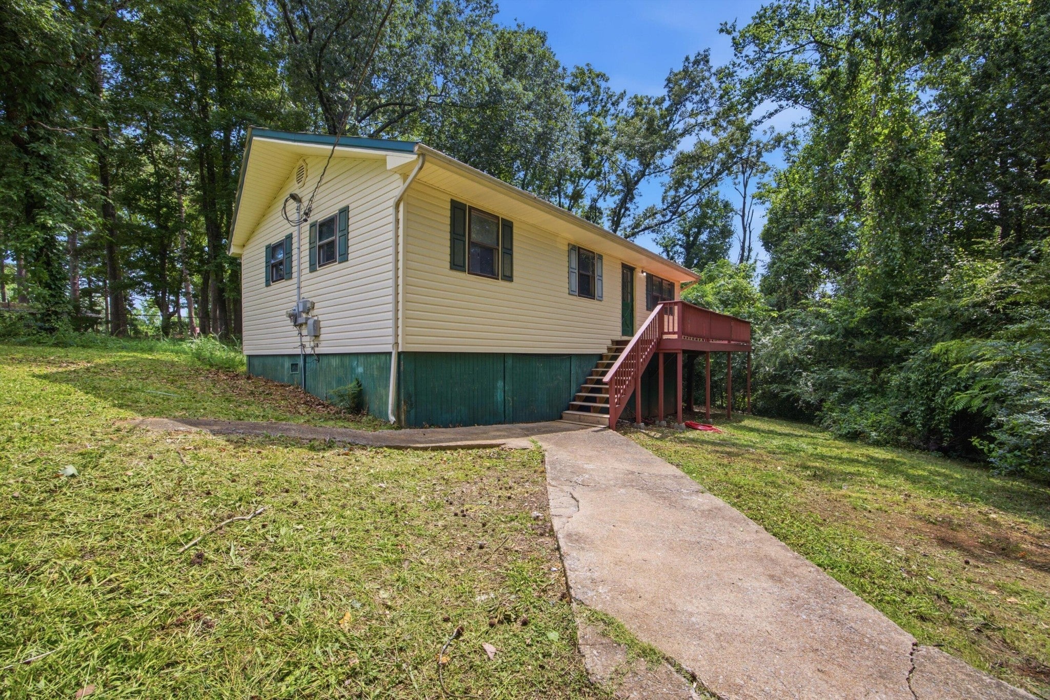 806 Nipper Drive — photo