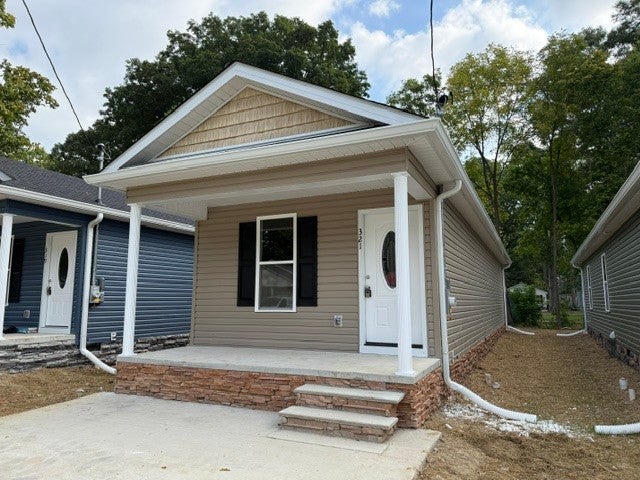 321 S Gentry St — photo