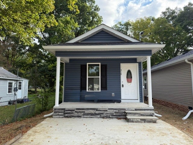 319 Gentry St — photo